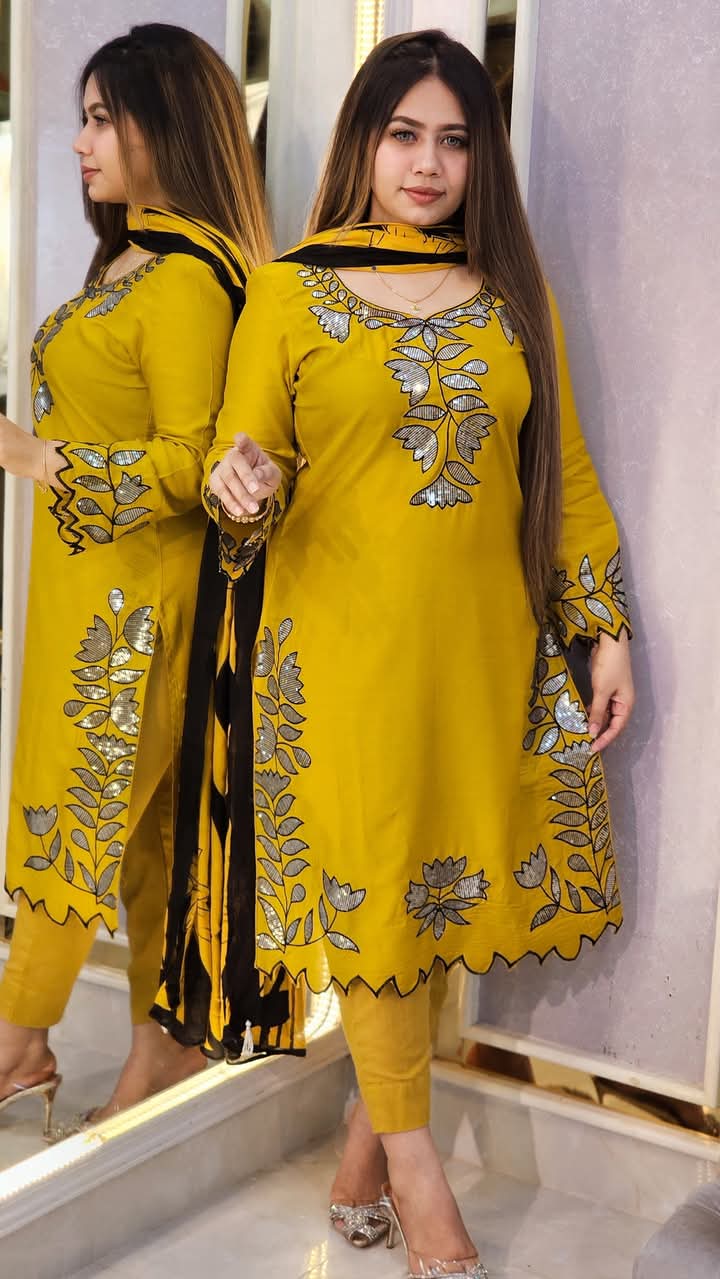 Sequence Embroidery Three Piece_img_0