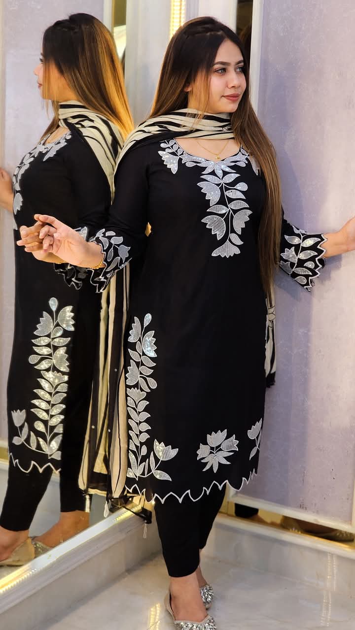 Sequence Embroidery Three Piece_img_0