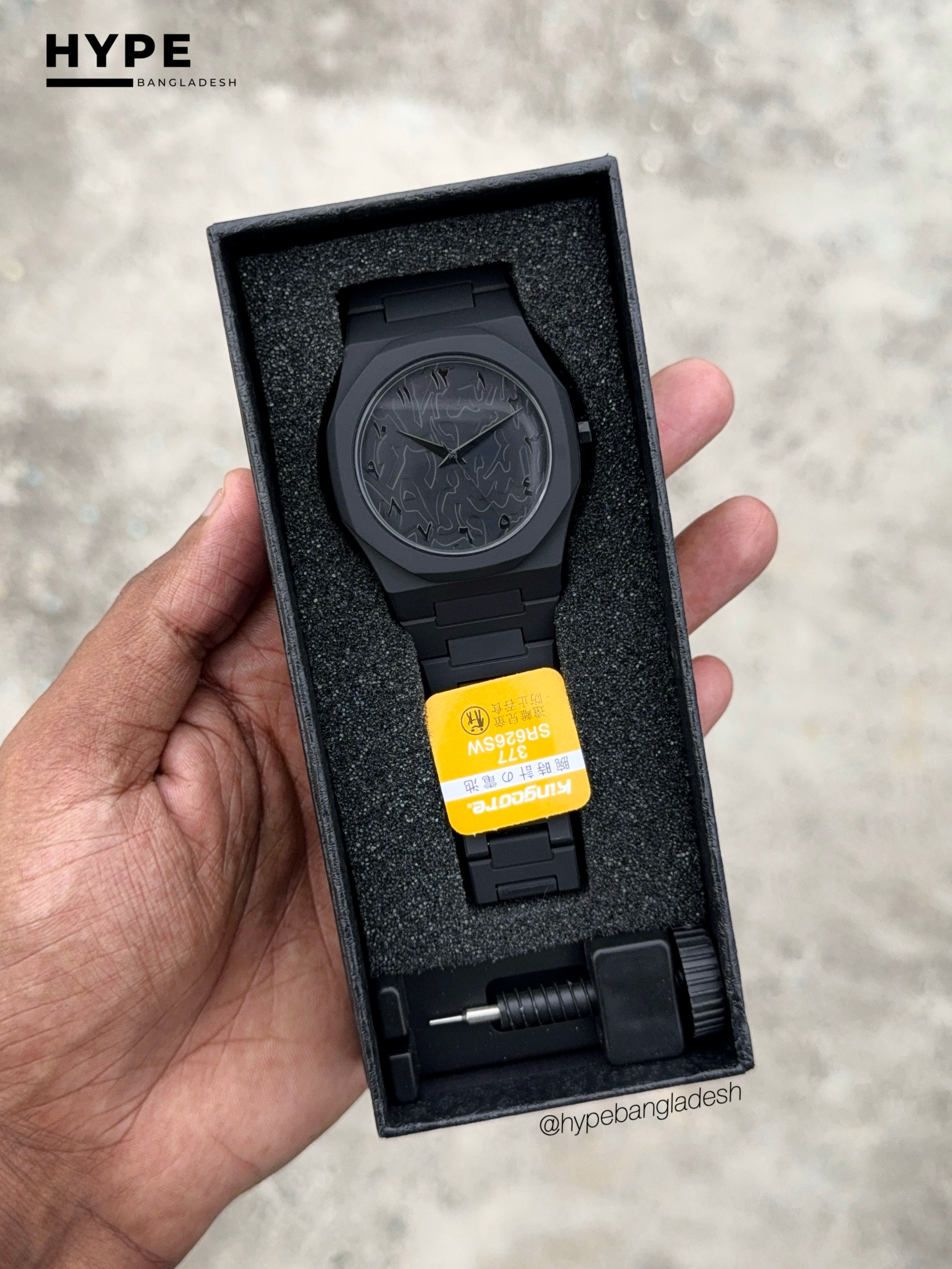 Black Calligraphy Dial Polycarbon Plastic Lightweight Watch_img_4