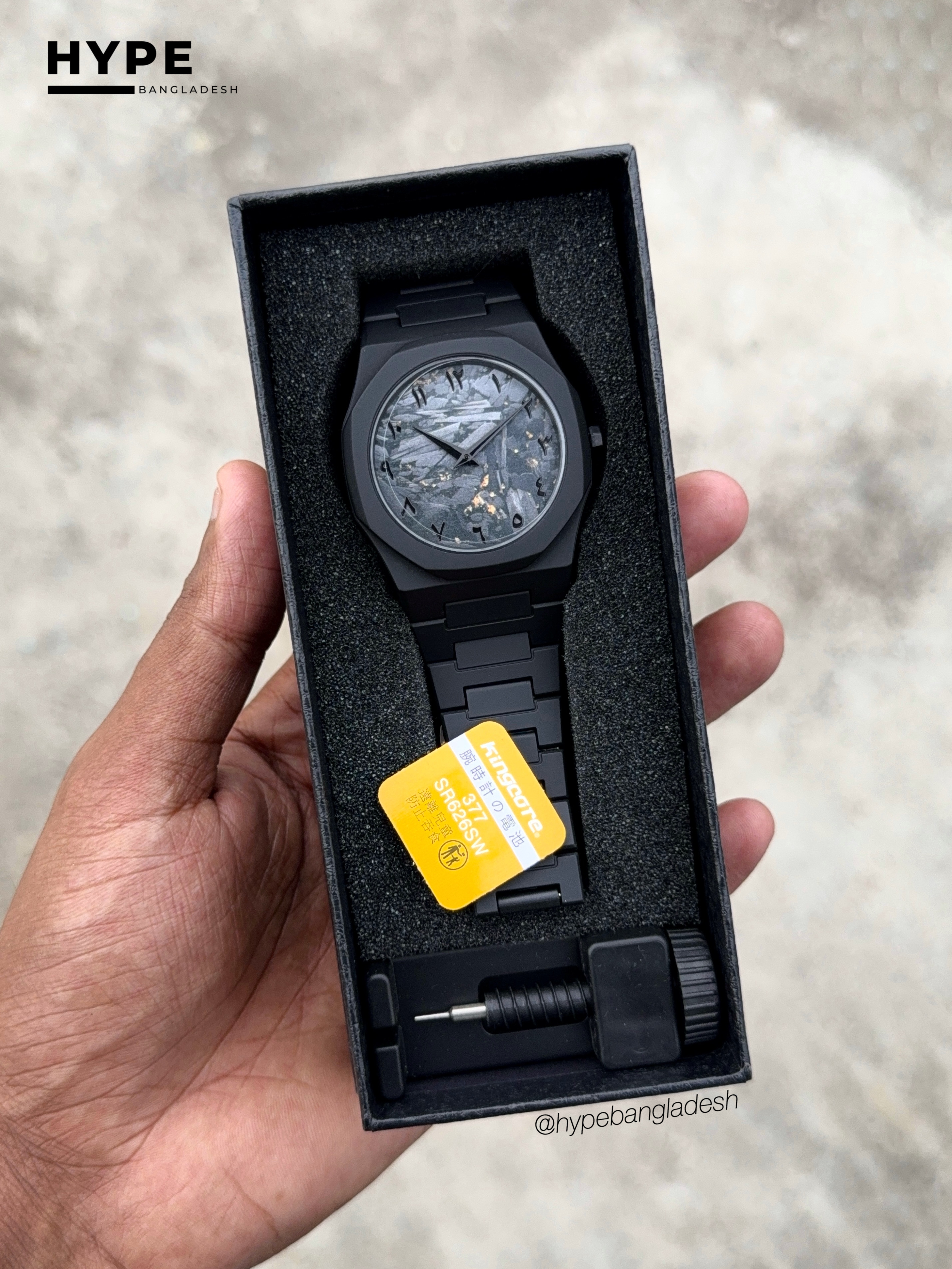 Black Abstract Dial Polycarbon Plastic Lightweight Watch_img_4