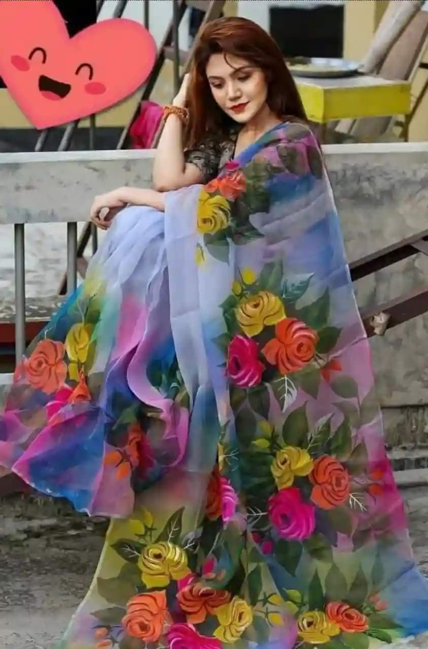 Handprint embroidery work on half-silk sarees_img_0