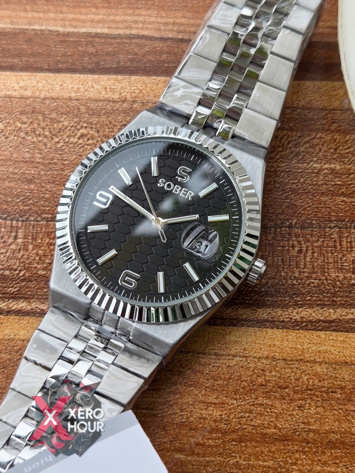 Sober Land Dweller Shape (A15 Model) | 8.7mm Slim | Silver with Black dial_img_1