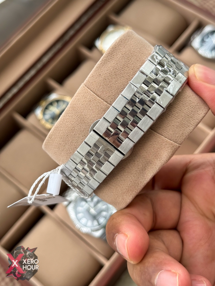 Sober Land Dweller Shape (A15 Model) |  8.7mm Slim | Silver with Blue Dial_img_3