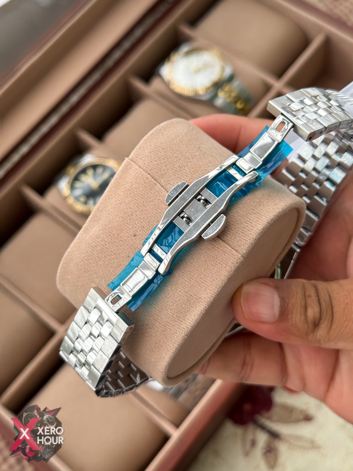 Sober Land Dweller Shape (A15 Model) |  8.7mm Slim | Silver with Blue Dial_img_11