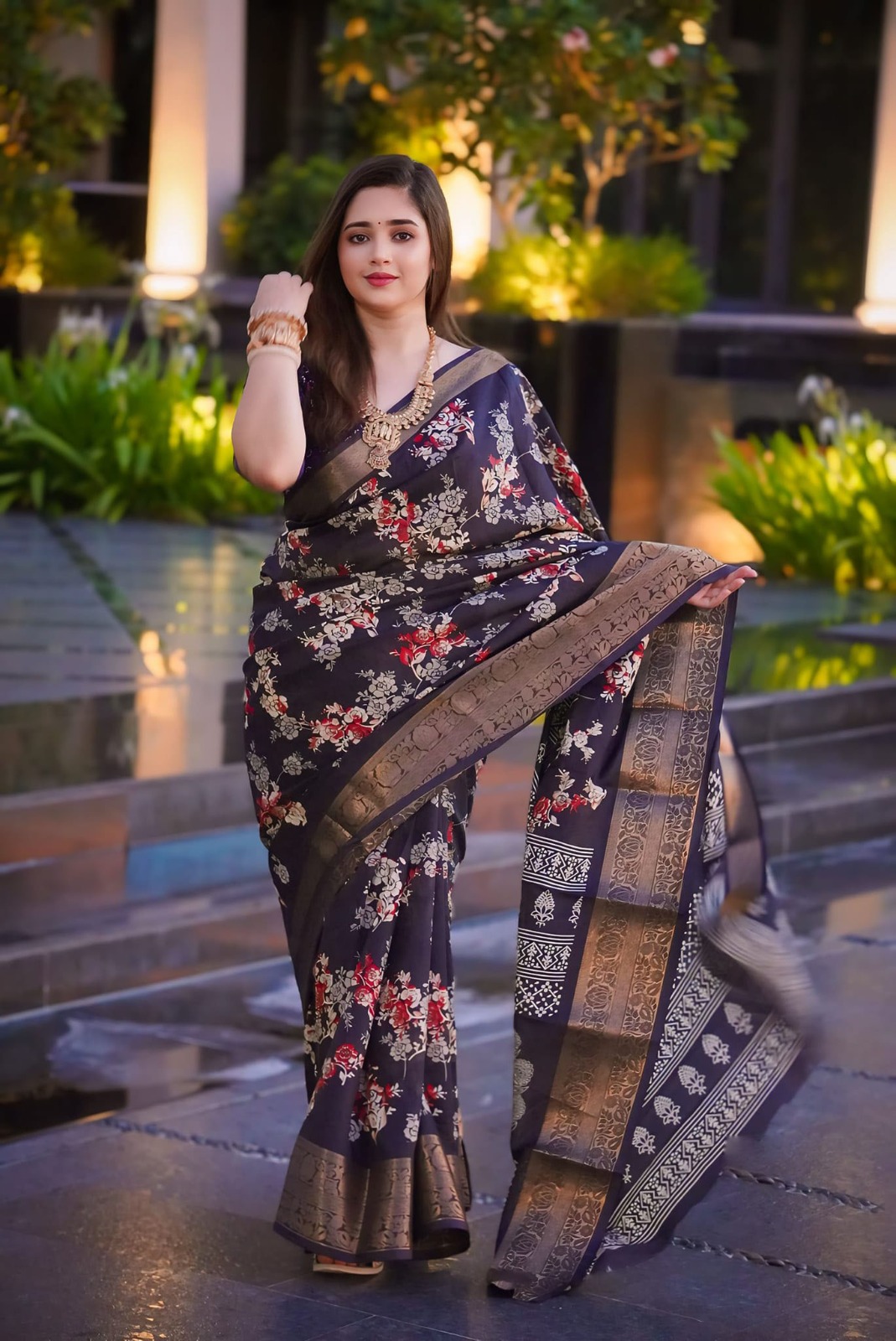 Dhupian Saree with Blouse Piece_img_0