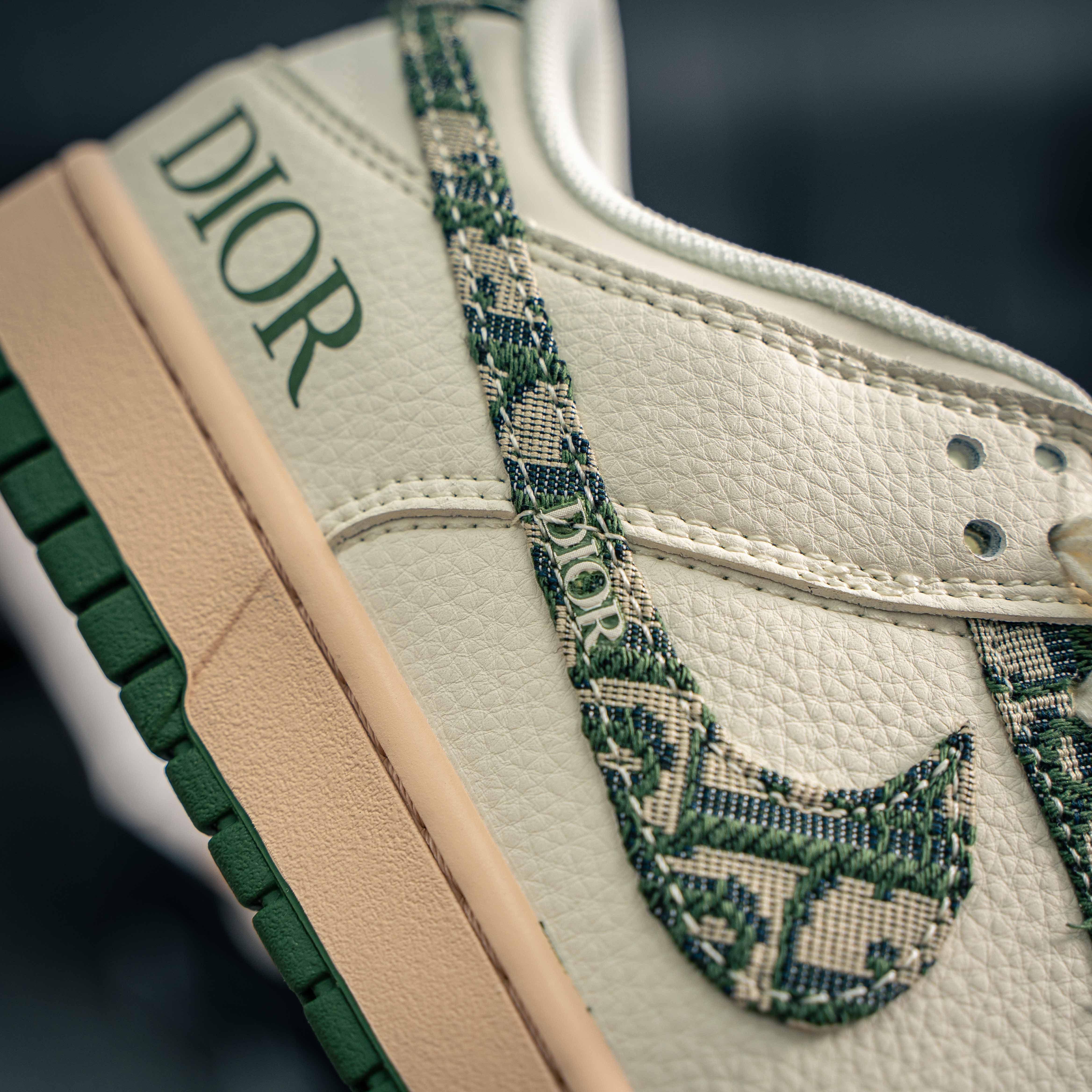 Nike SB Dunk Low x Dior  (1:1)_img_2