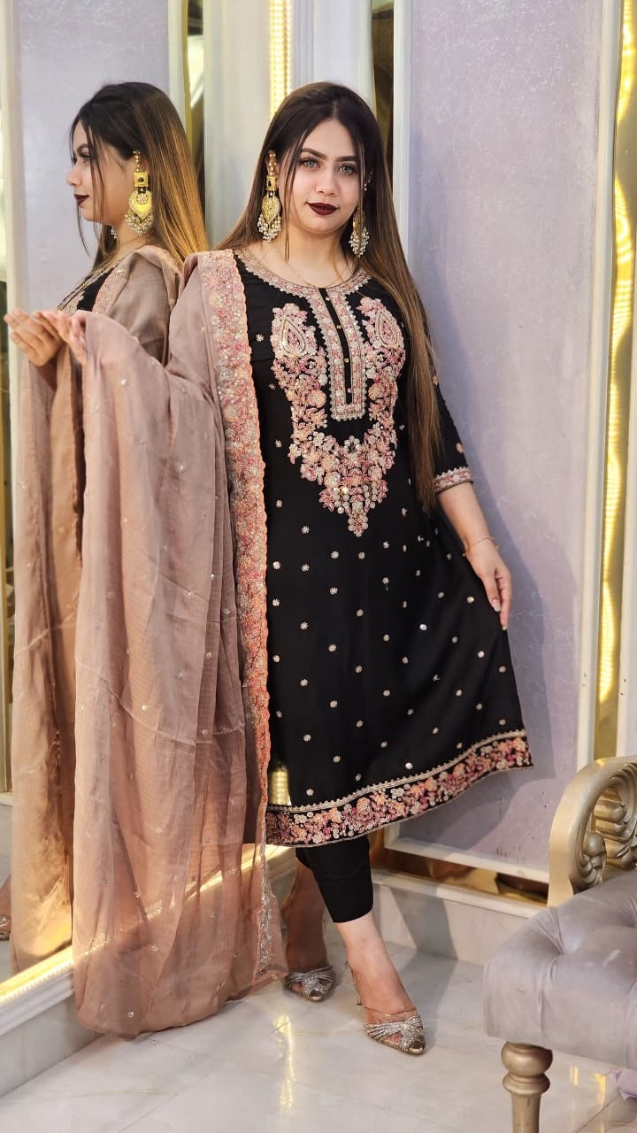 Readymade Three Piece_img_0