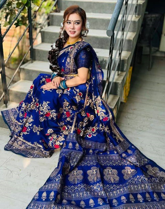 Dhupian Silk Saree with Blouse Piece_img_0