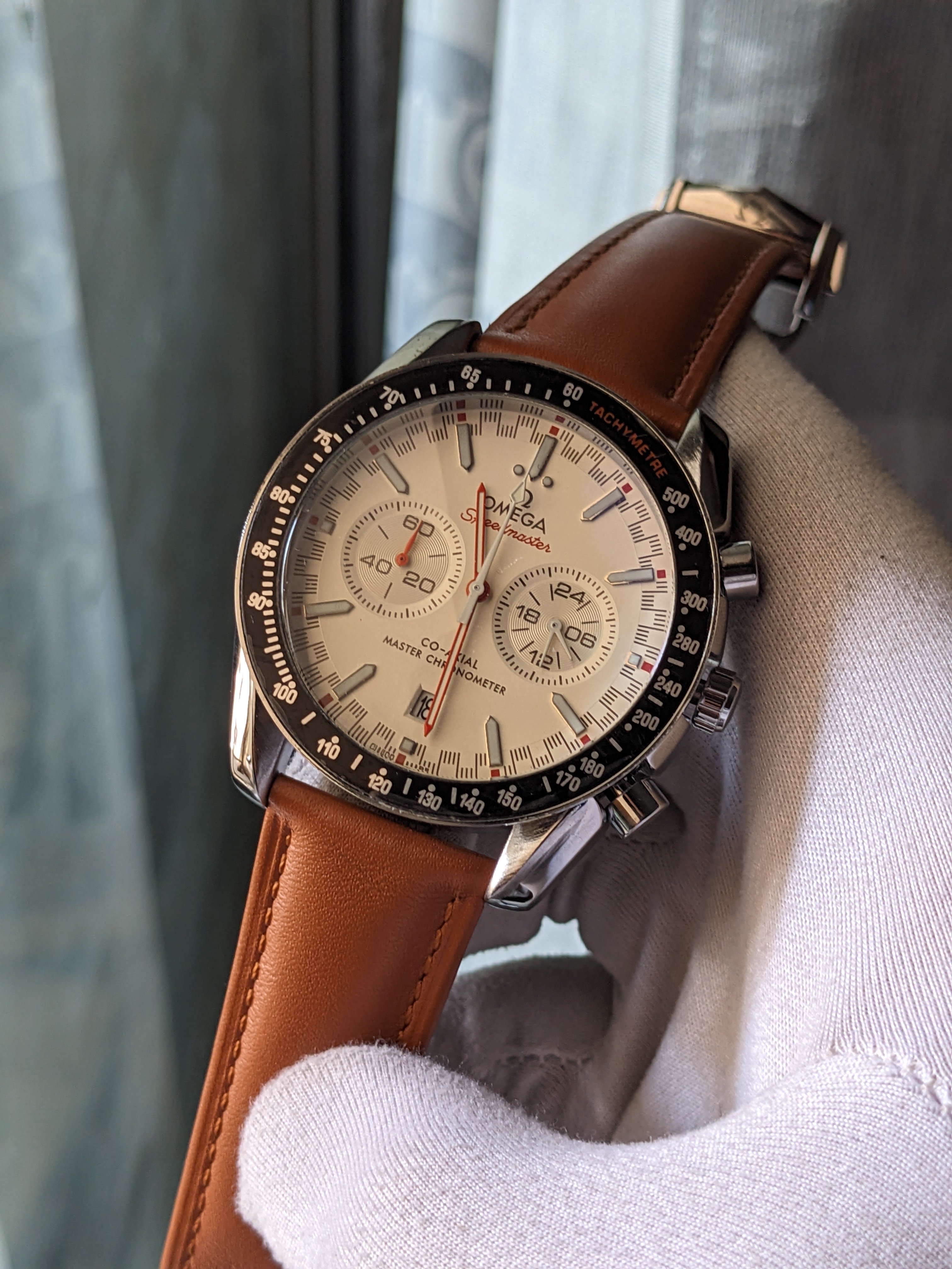 Omega Chronograph Watch White_img_1