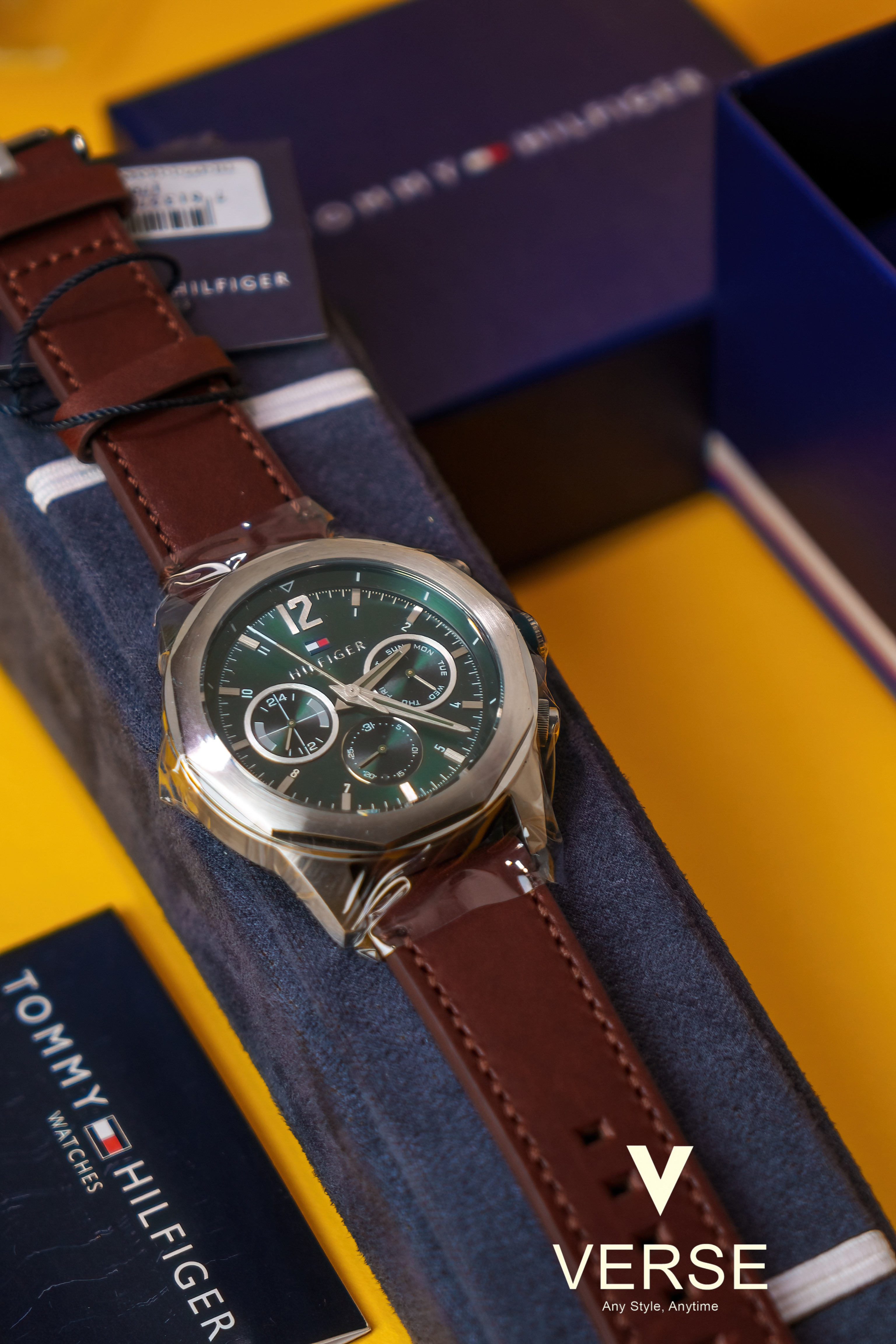 Tommy Hilfiger Lars 1792064 Men’s 46 mm Quartz Multifunction – Green Dial & Brown Leather Strap