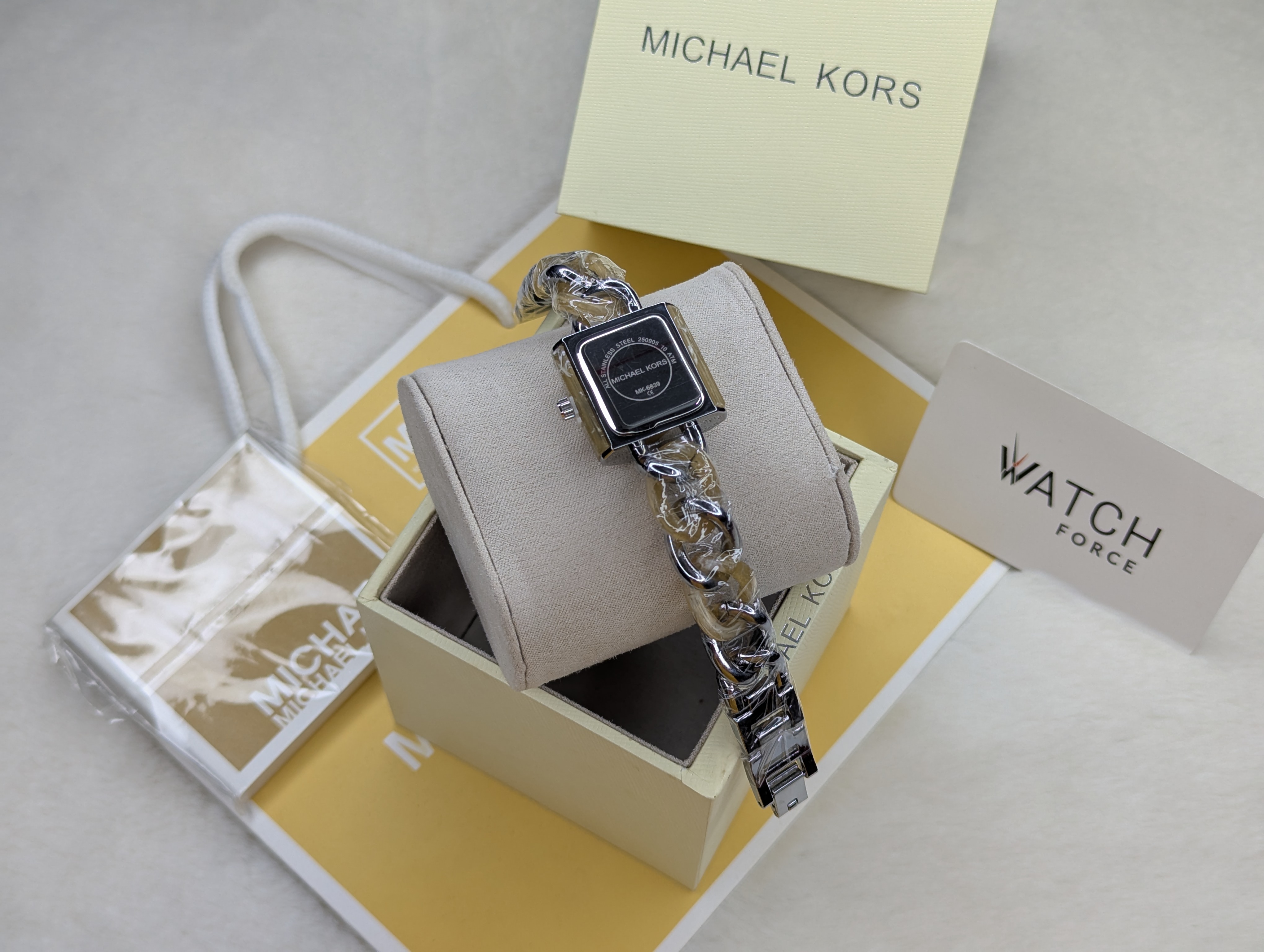 MK Quartz Watch_img_1