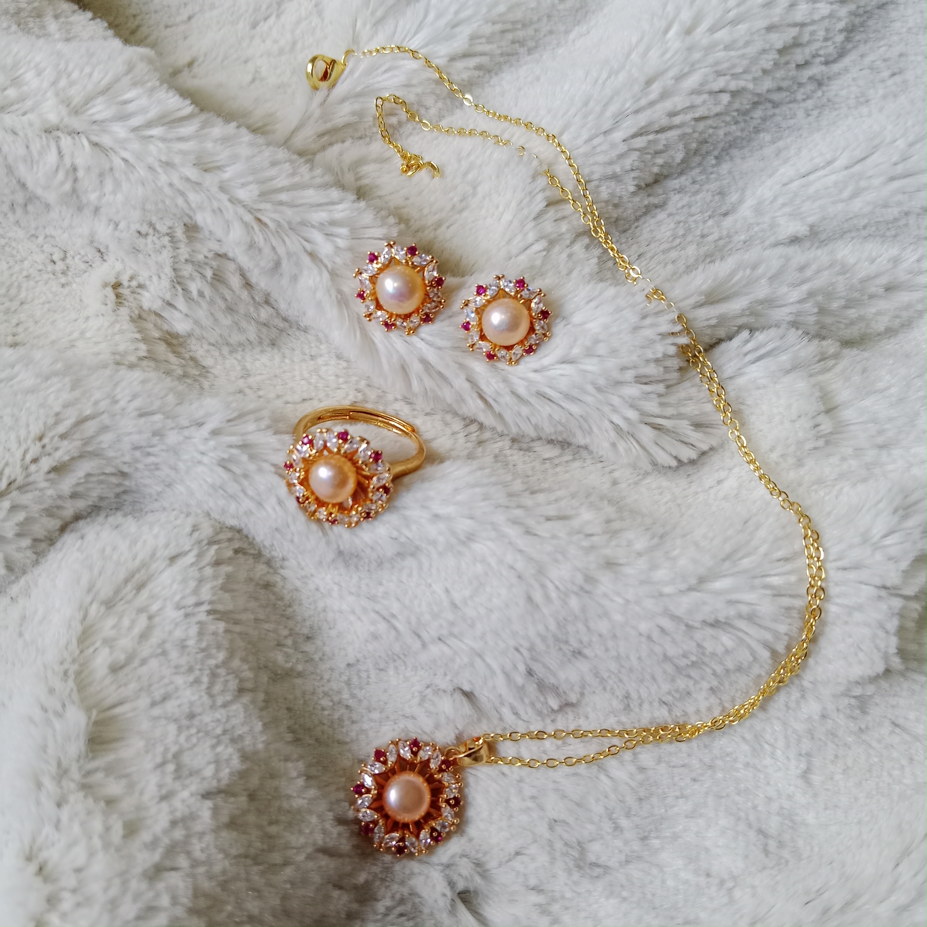 Unique design pearl pendent set_img_1