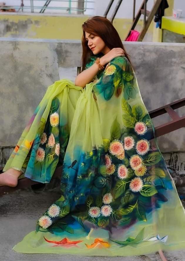 Handprint tulle on half-silk saree_img_0