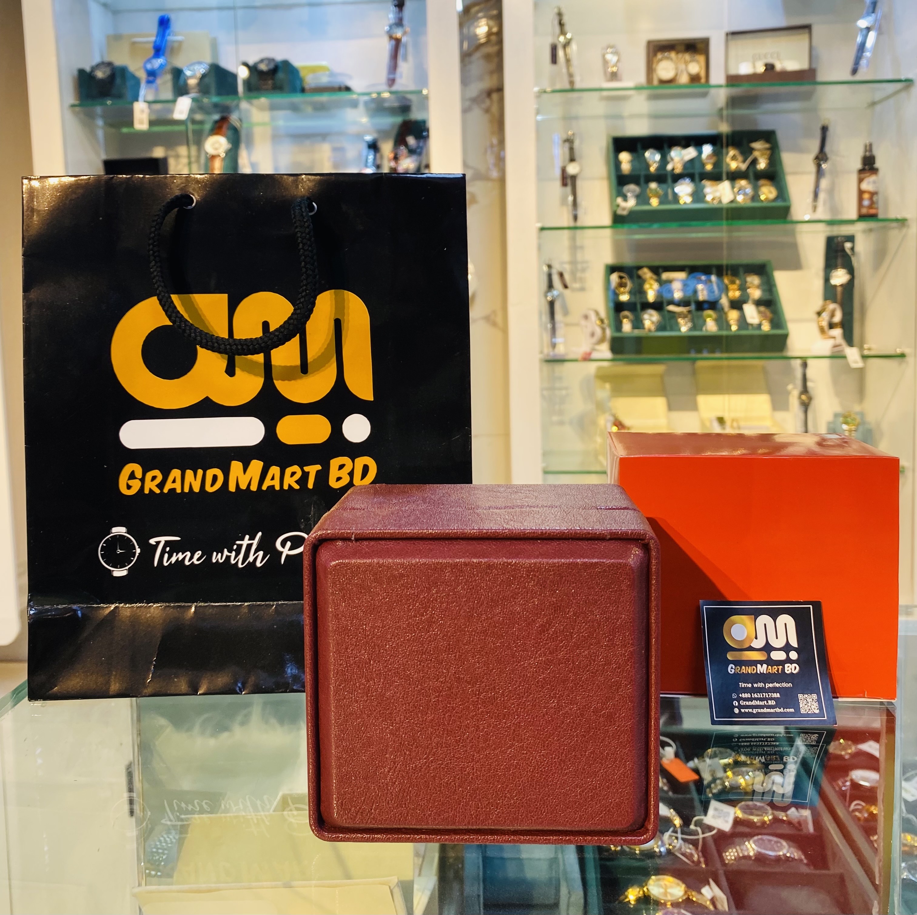 BROWN LEATHER WATCH BOX