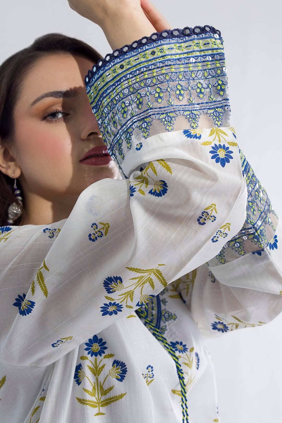 Embroidered Kurta Dupatta Trouser - Image 2