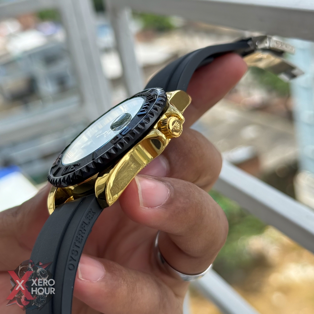 Rolex Yacht Master | Silicon Strap | Sunflower gold with black dial bezel_img_1