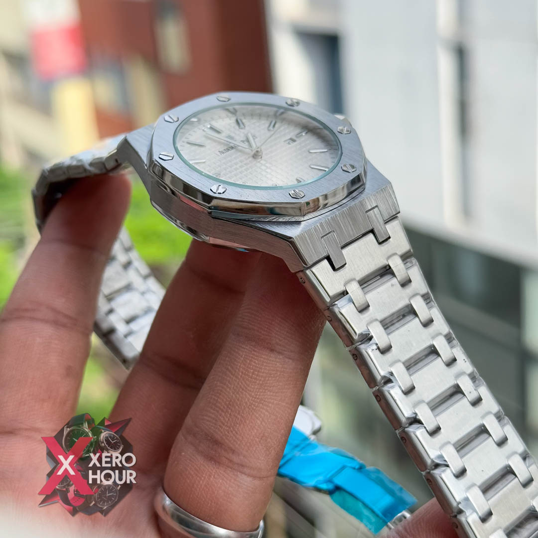Audemars Piguet Royal oak Upgraded Edition | Silver With White dial_img_2