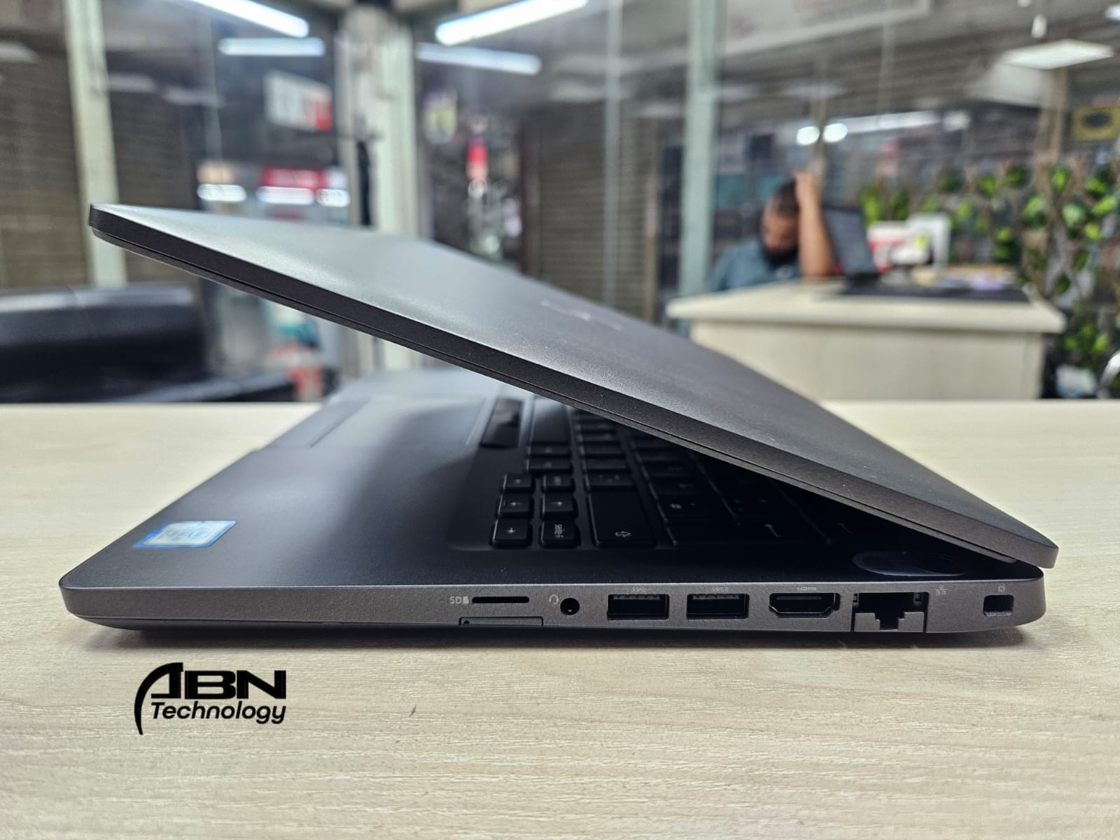 Dell Latitude 5400. Core i5, 8th Generation. 8GB RAM, 256GB SSD. 14.1" Display._img_3