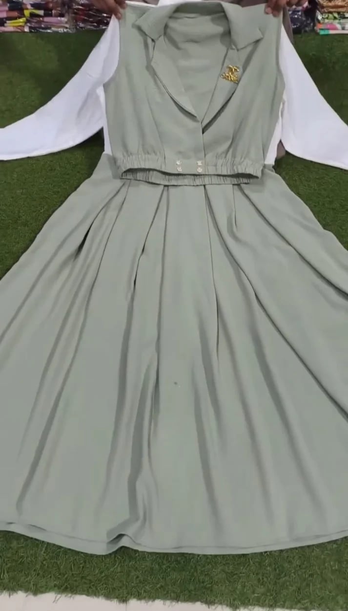 Stylish exclusive gown with Koti (solid colour) - Image 2