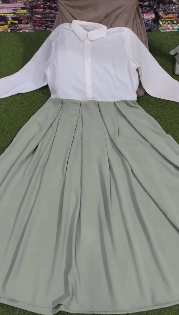 Stylish exclusive gown with Koti (solid colour) - Image 3