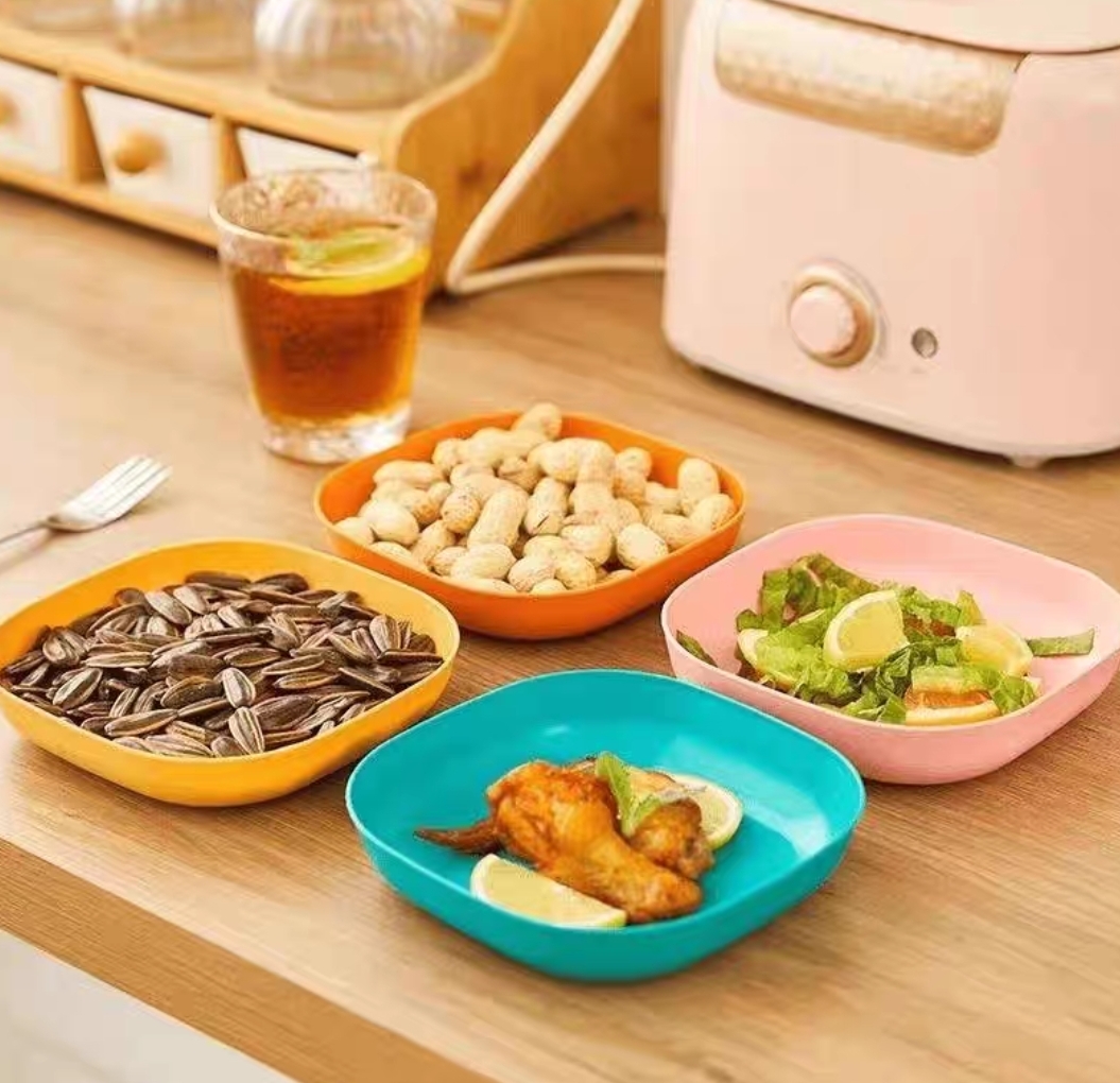 রঙিন প্লাস্টিকের বাটি।_img_3