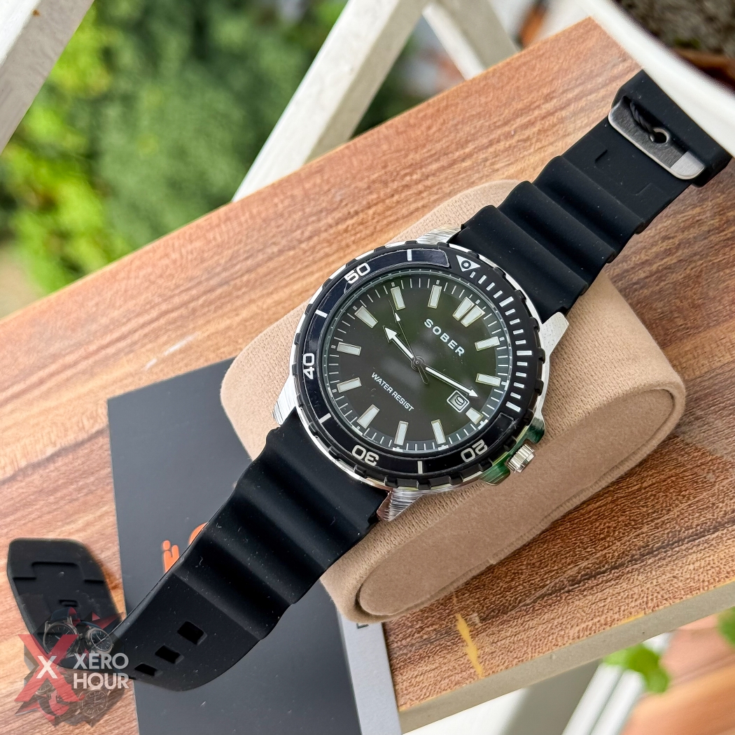 Sober Silicon Strap Sport | Date just Rotating Bezel | Black Dial