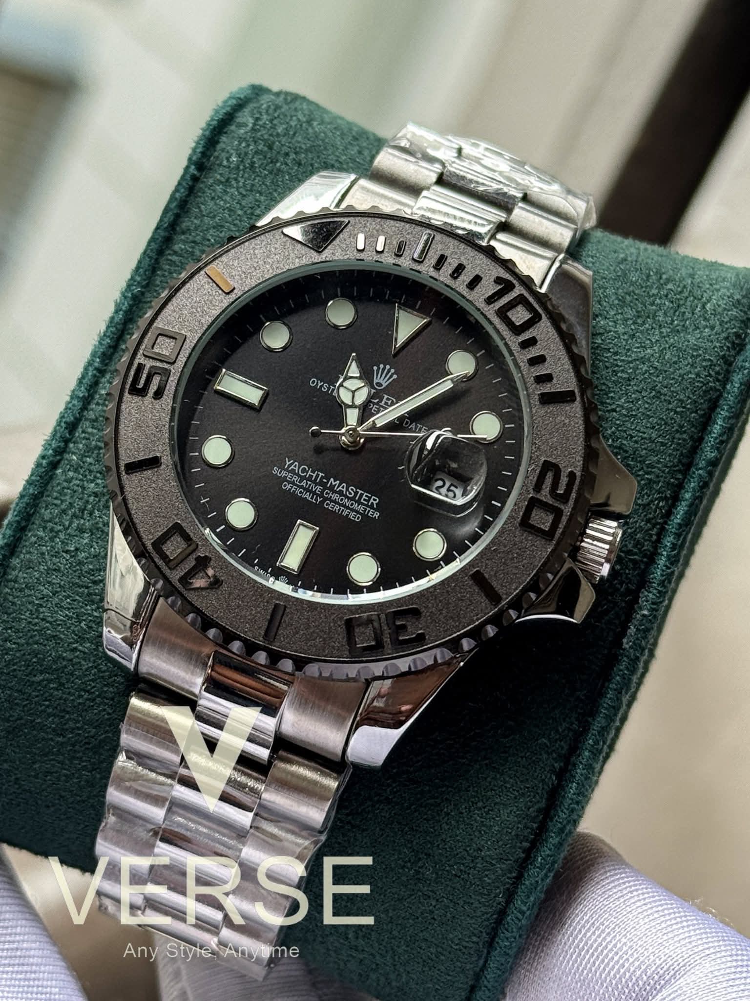 Rolex Yacht Master chain sweep silver black