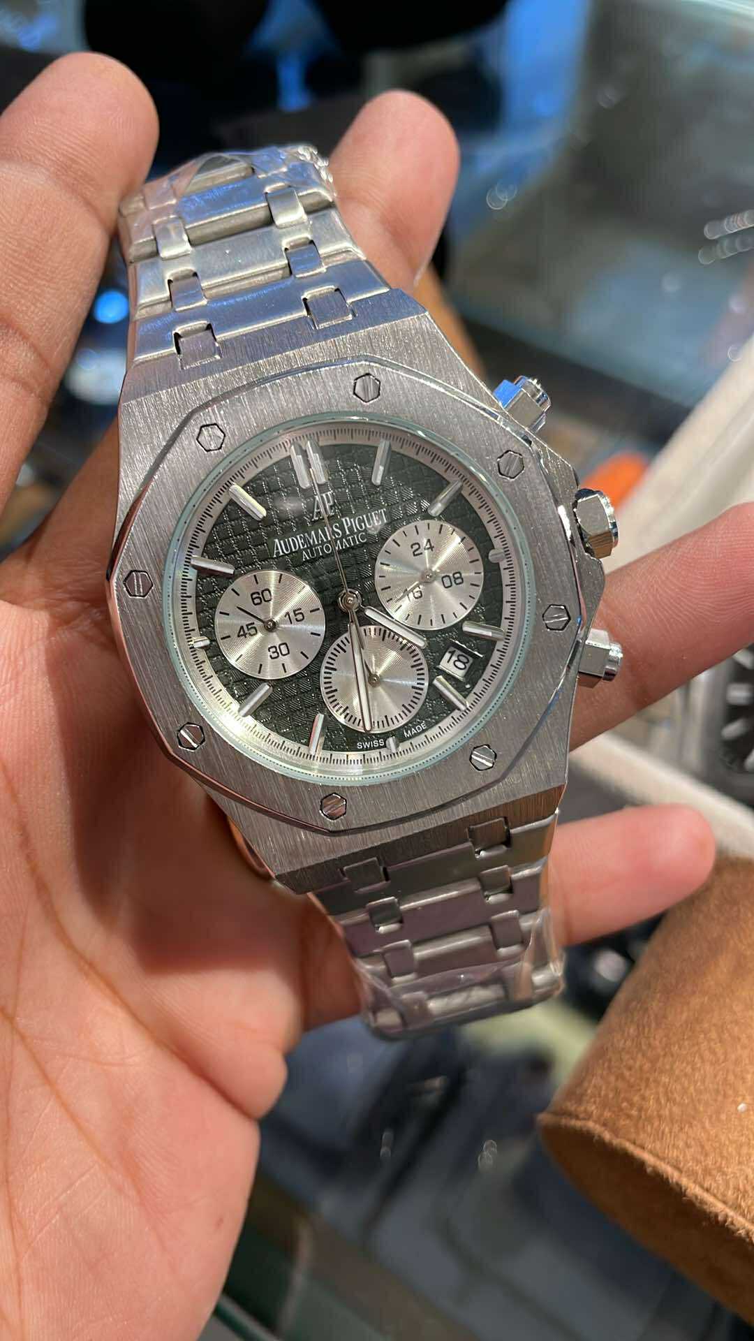AP ROYAL OAK CHRONO CHAIN GREEN DIAL