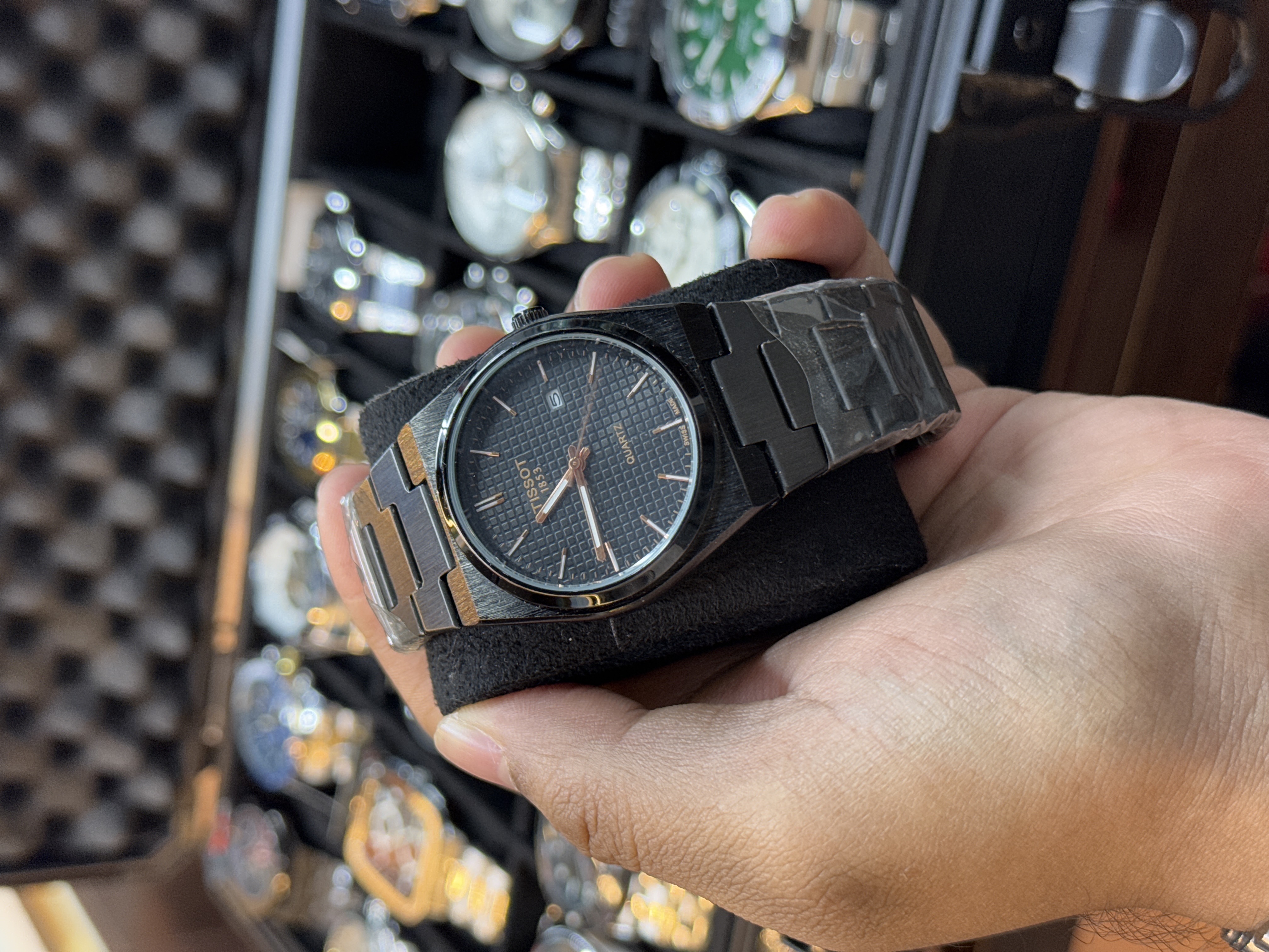 Tissot Plain Dial | Powermatic 80 Date Just | Full black