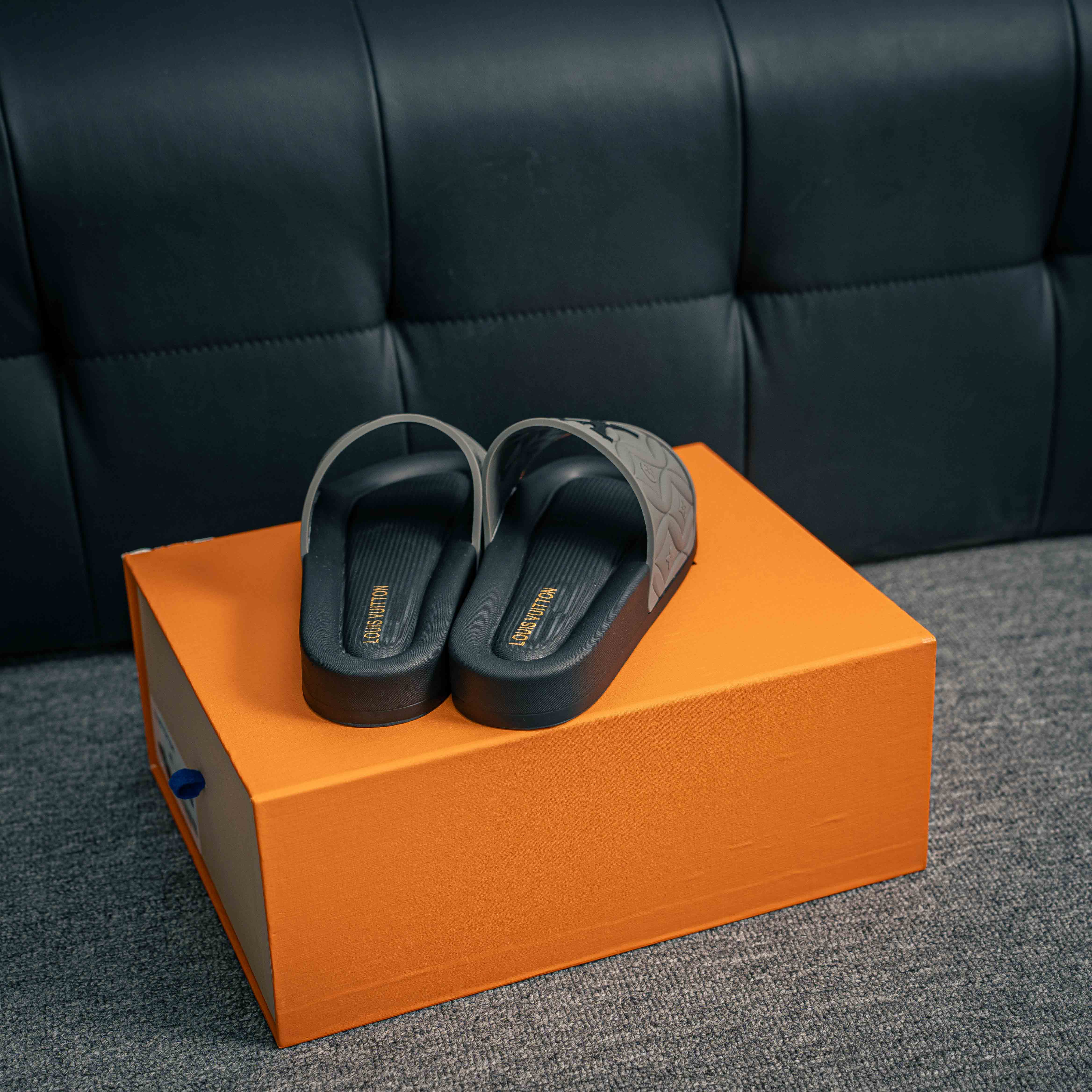 Louis Vuitton slides (1:1)_img_4