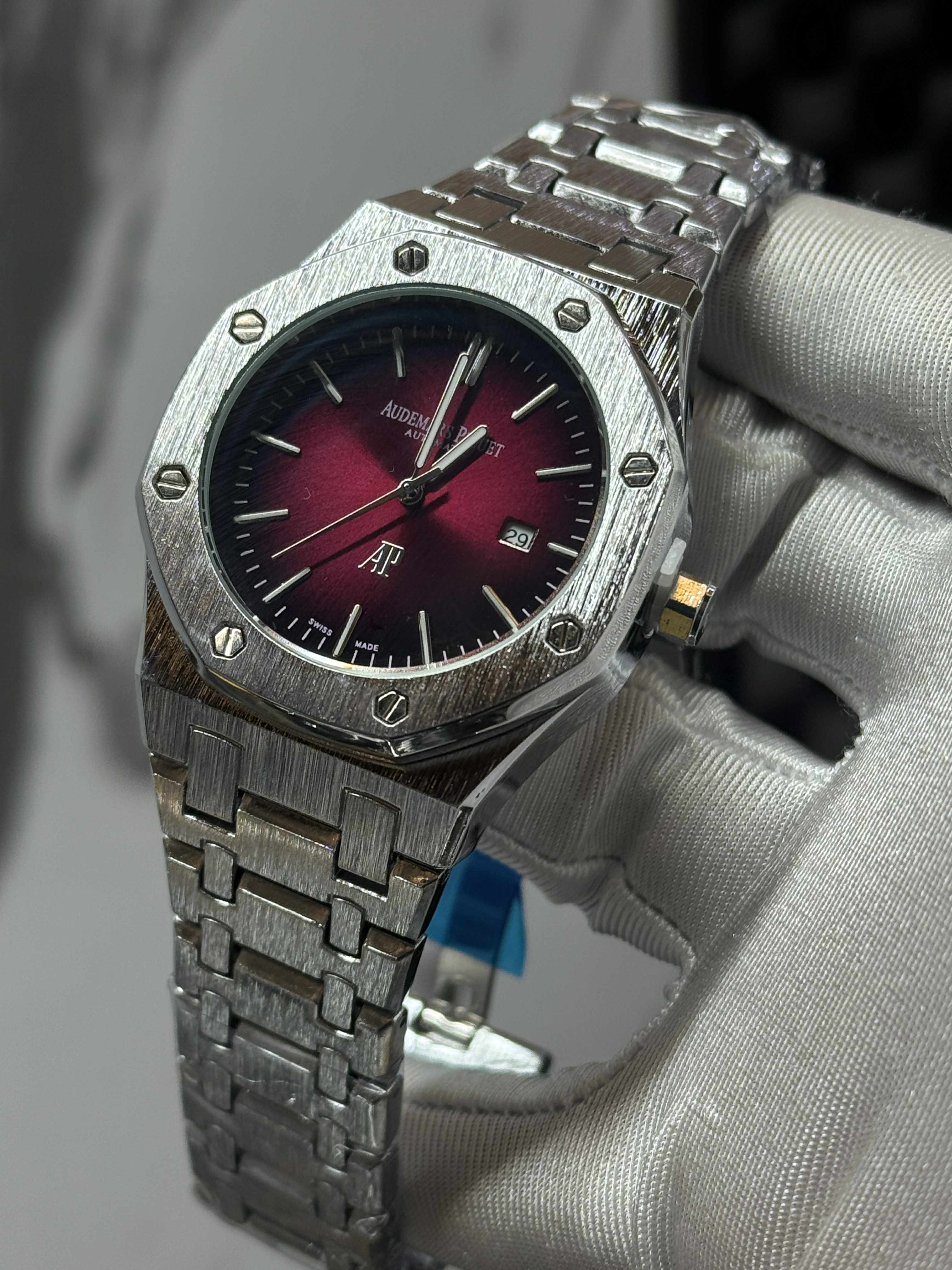 AP NON CHRONO SILVER CHAIN WINE RED DIAL AA