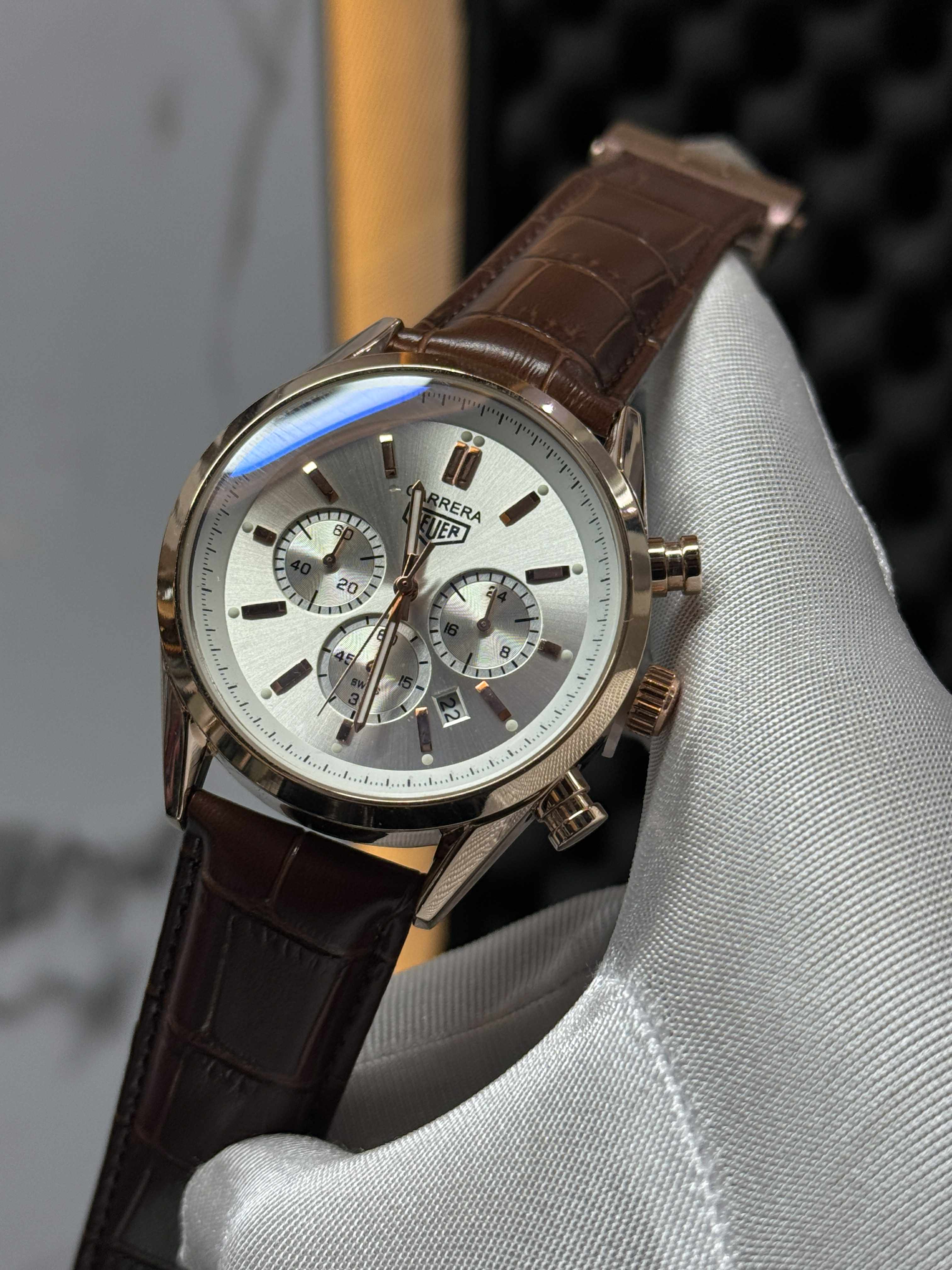 TAG THREE CHRONO BROWN BELT WHITE DIAL RG CASE
