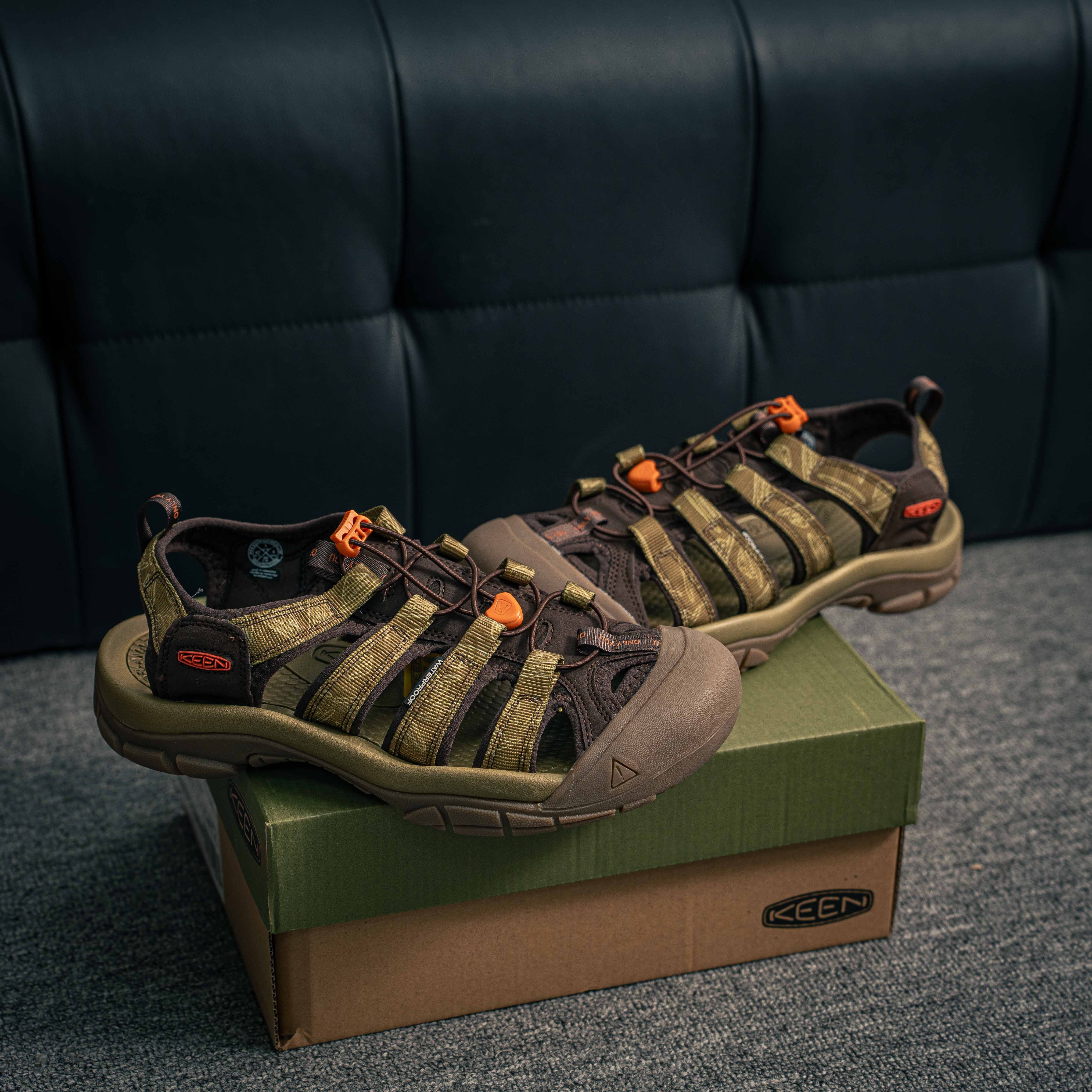 Keen Newport Retro x Smokey Bear (1:1)_img_0