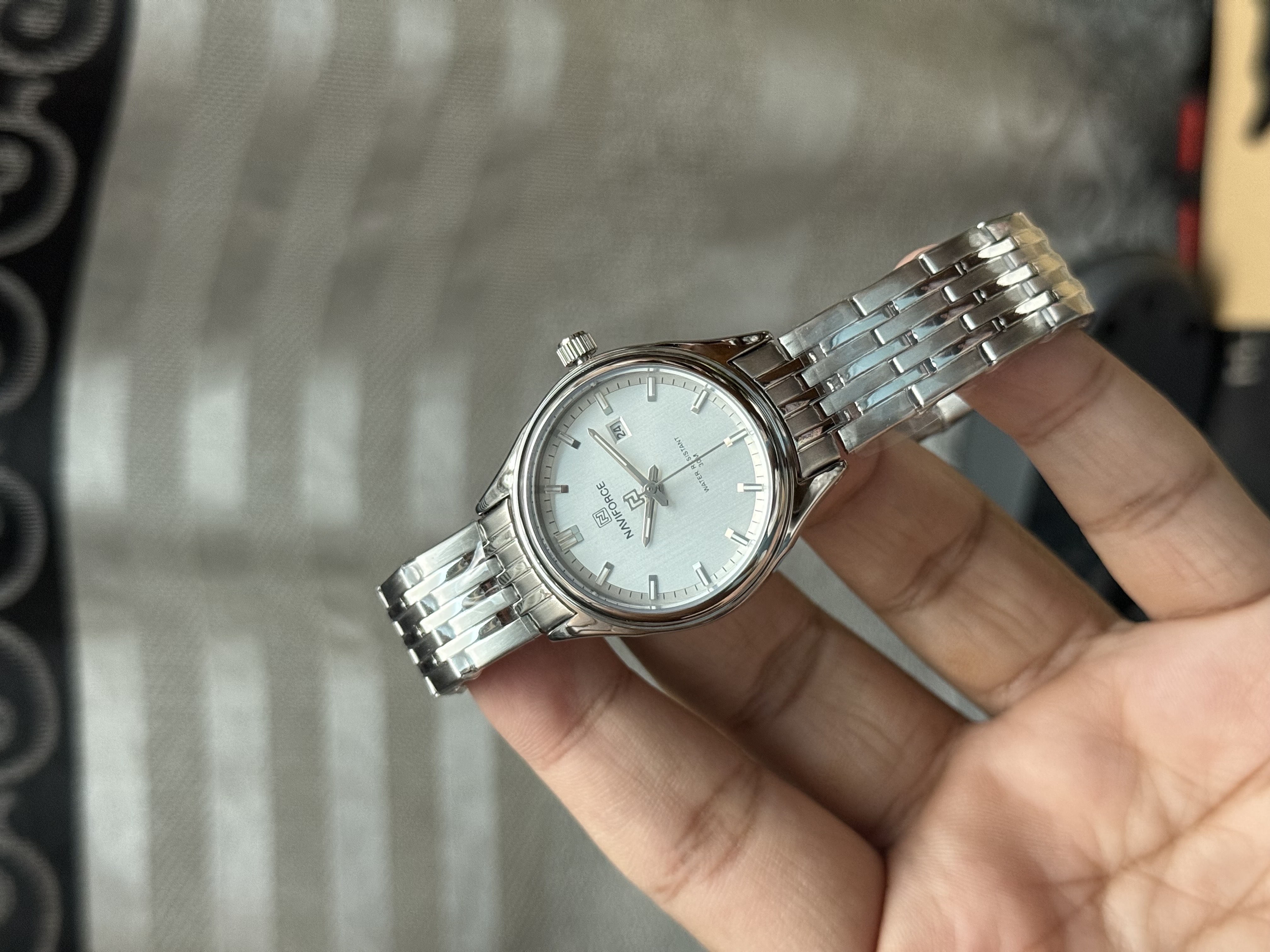 Naviforce 8039 Ladies Chain Watch- Silver Dial- Silver Bezel- Silver Chain- TF Code NF862CF_img_2