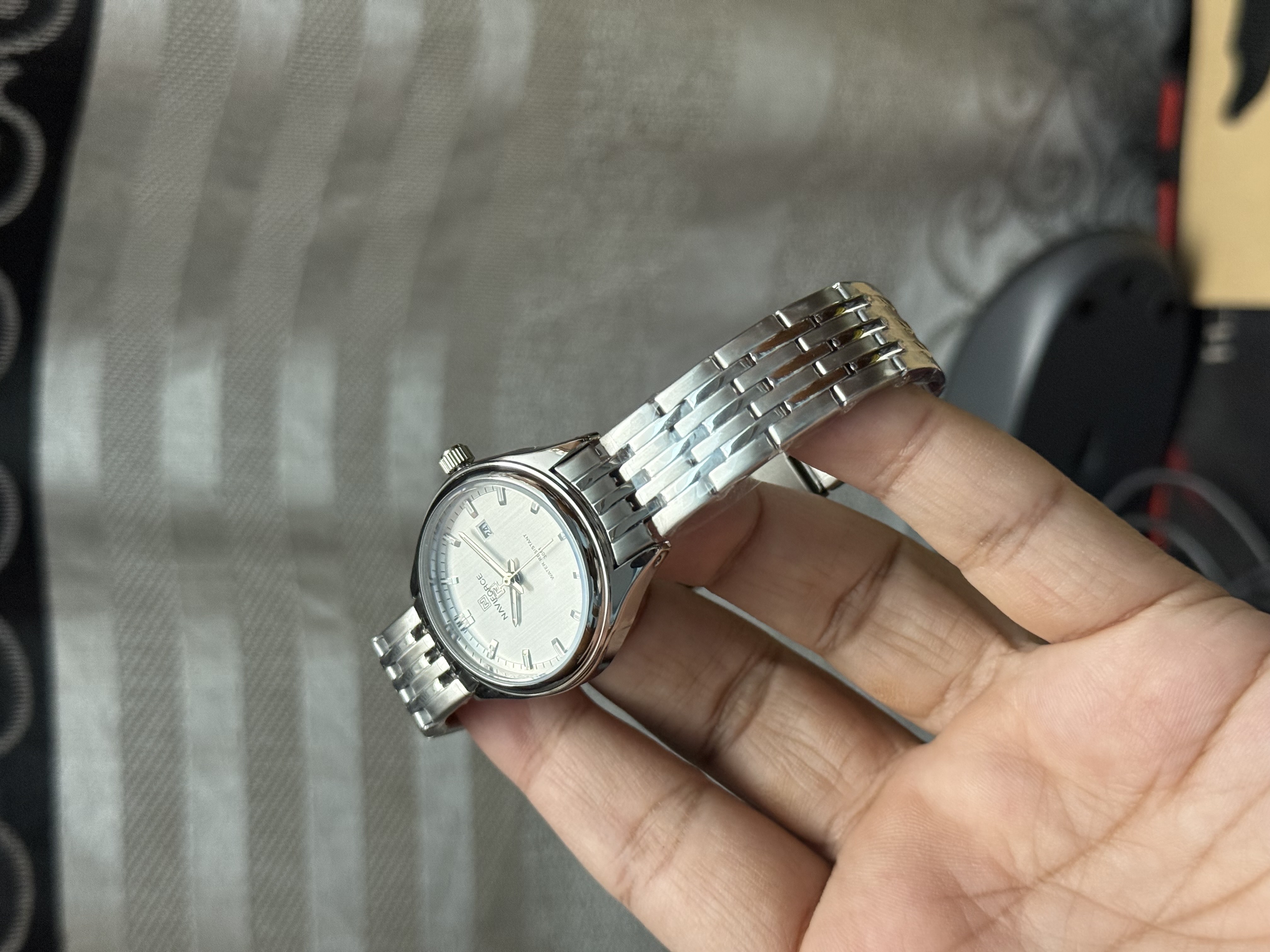 Naviforce 8039 Ladies Chain Watch- Silver Dial- Silver Bezel- Silver Chain- TF Code NF862CF_img_3