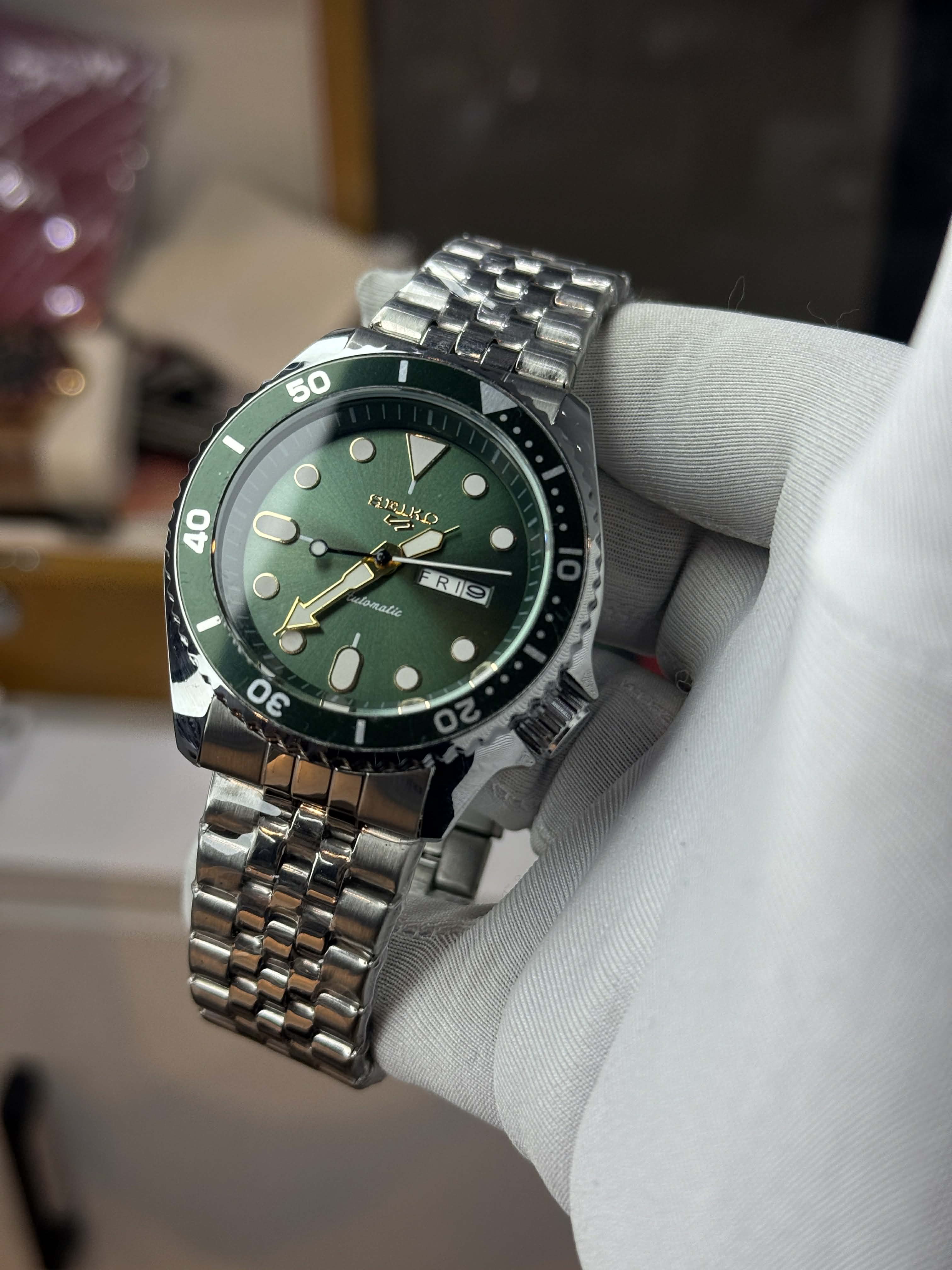 Seiko 5 Sports SKX SRPD63K1 | Green Dial Sweep AA