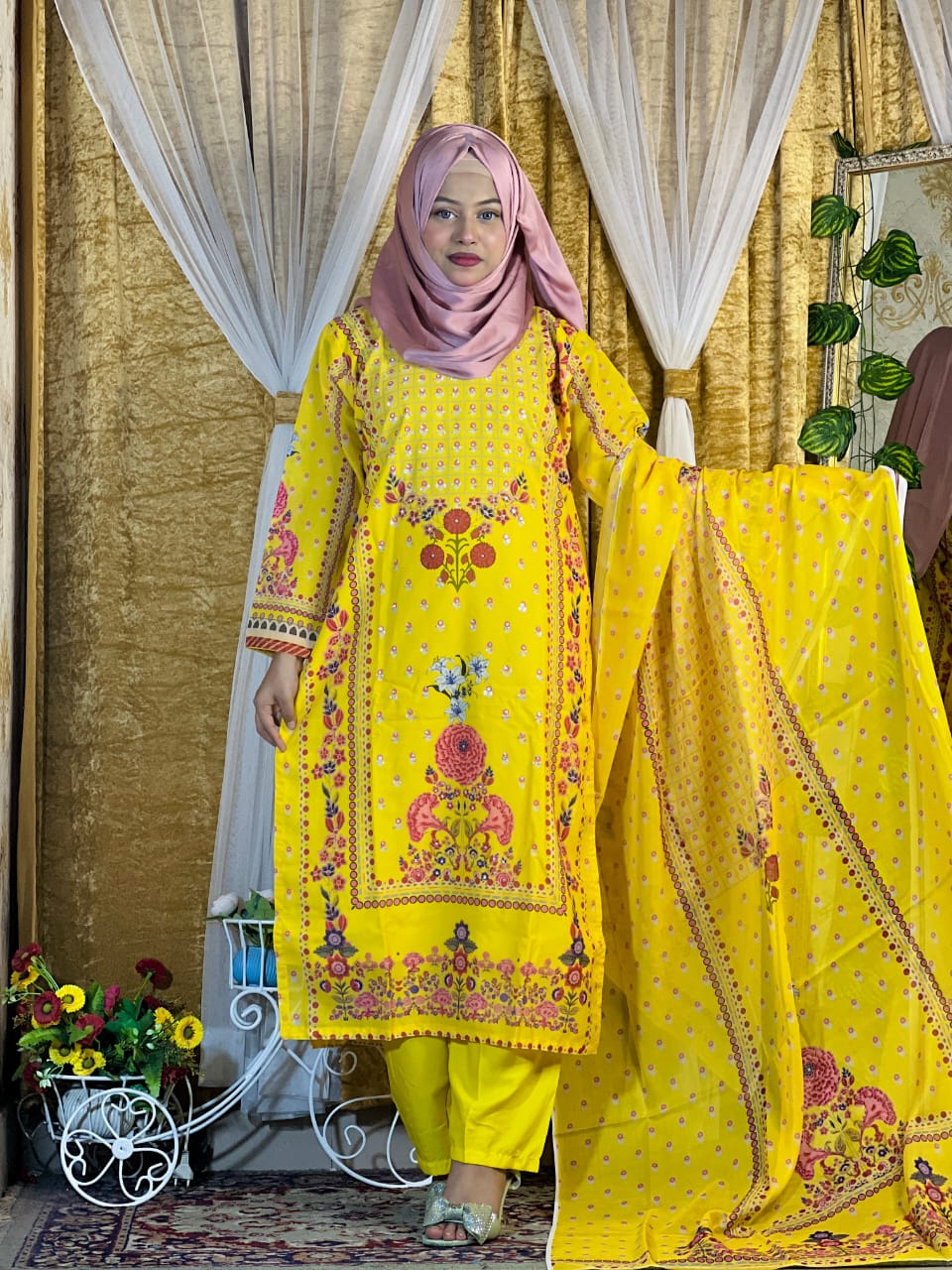 Indian Weightless Georgette Three-Piece_img_2