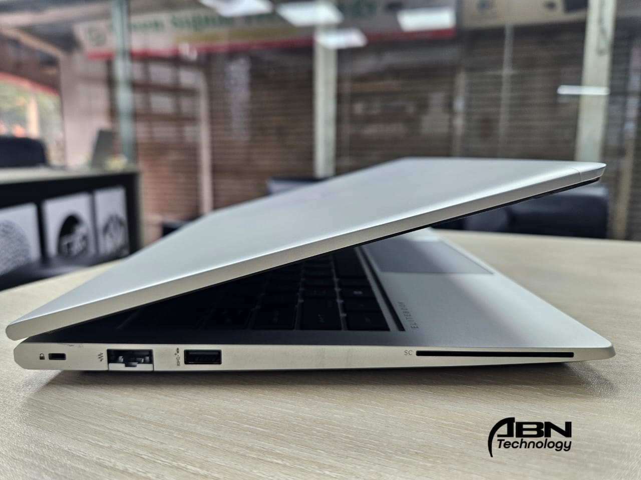 HP EliteBook 1040 G10. Core i7, 13th Generation. 16GB RAM, 512GB SSD. 14.1' Display._img_1