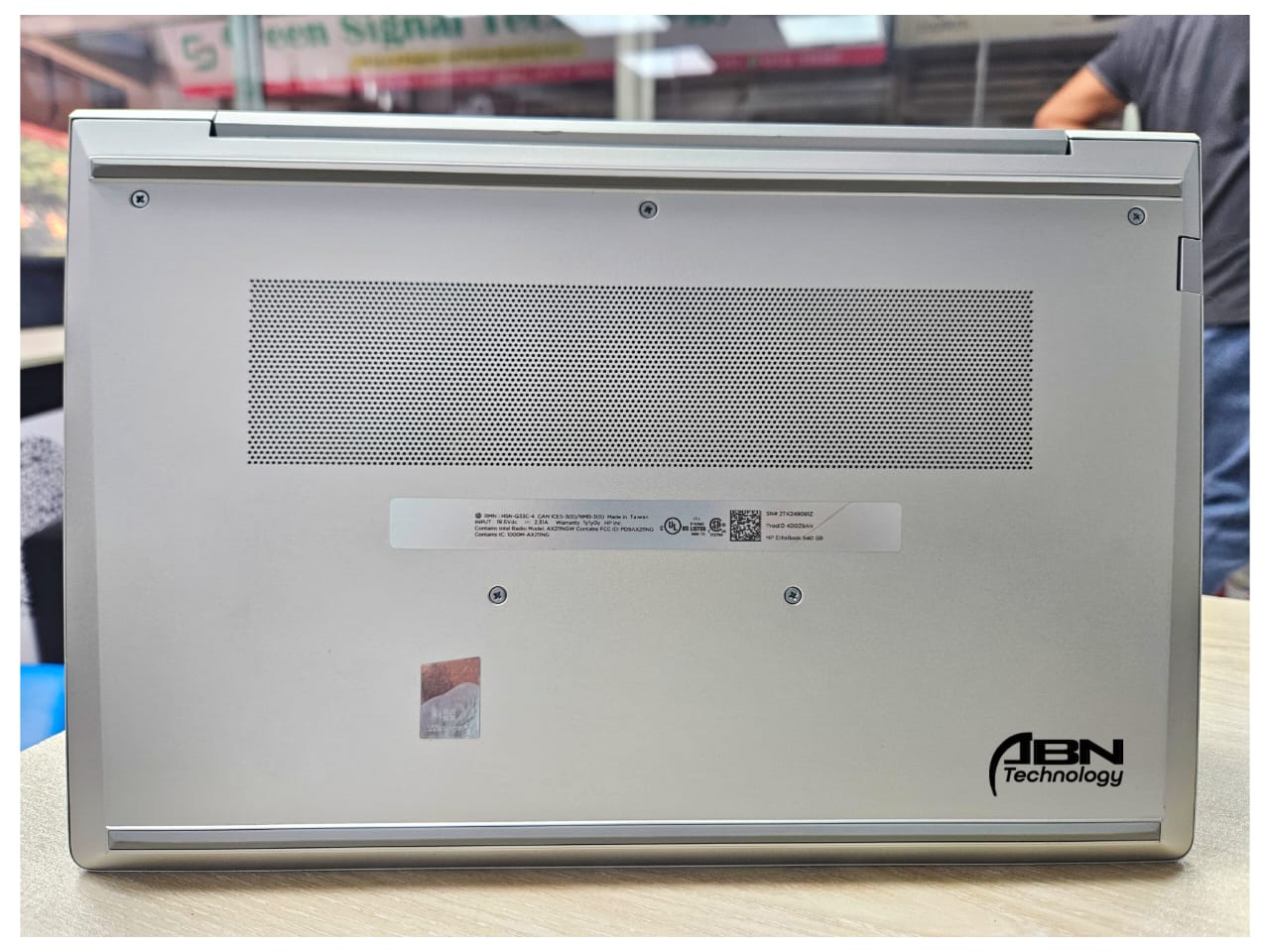 HP EliteBook 1040 G10. Core i7, 13th Generation. 16GB RAM, 512GB SSD. 14.1' Display._img_4