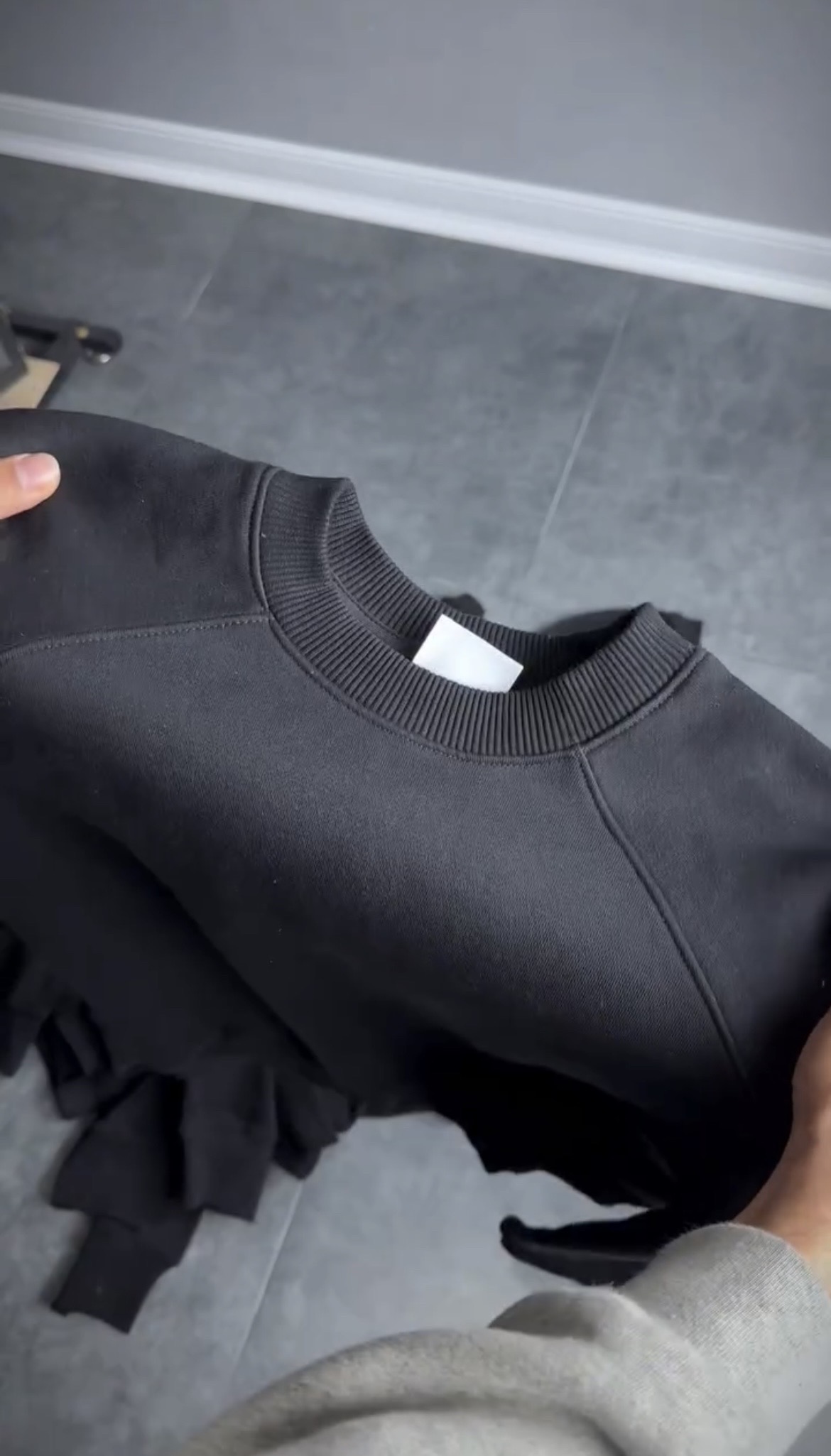 Black Raglan Oversized sweatshirt_img_0