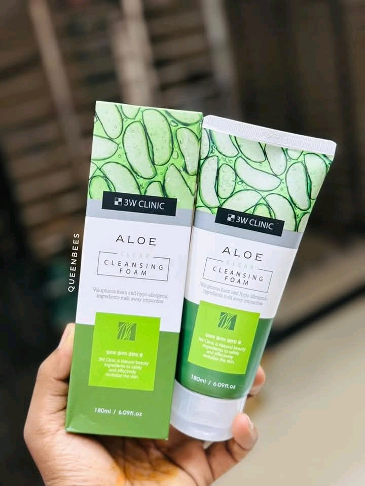 3W Clinic Aloe Cleansing Foam(180ml)