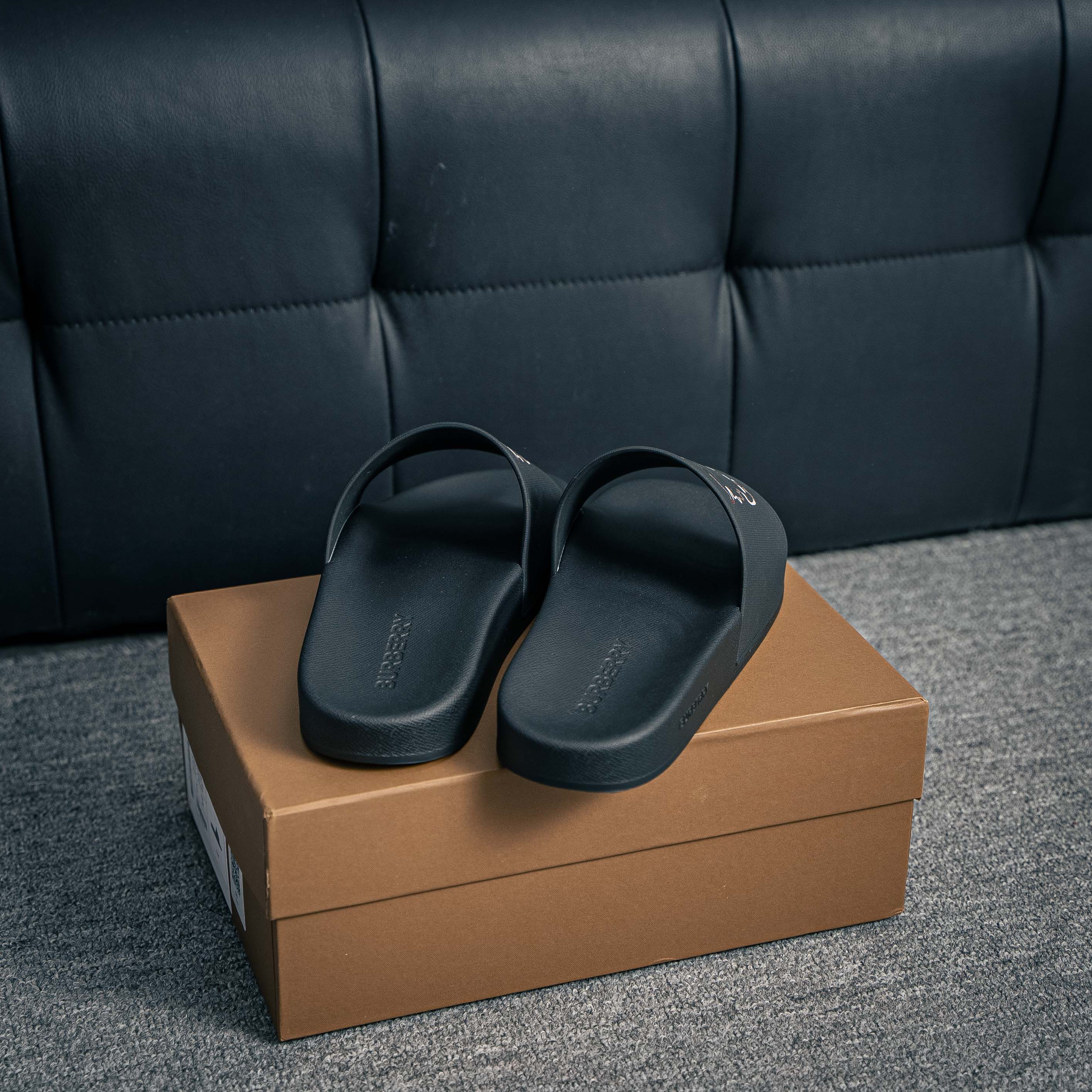 Burberry slide sandal (1:1)_img_4