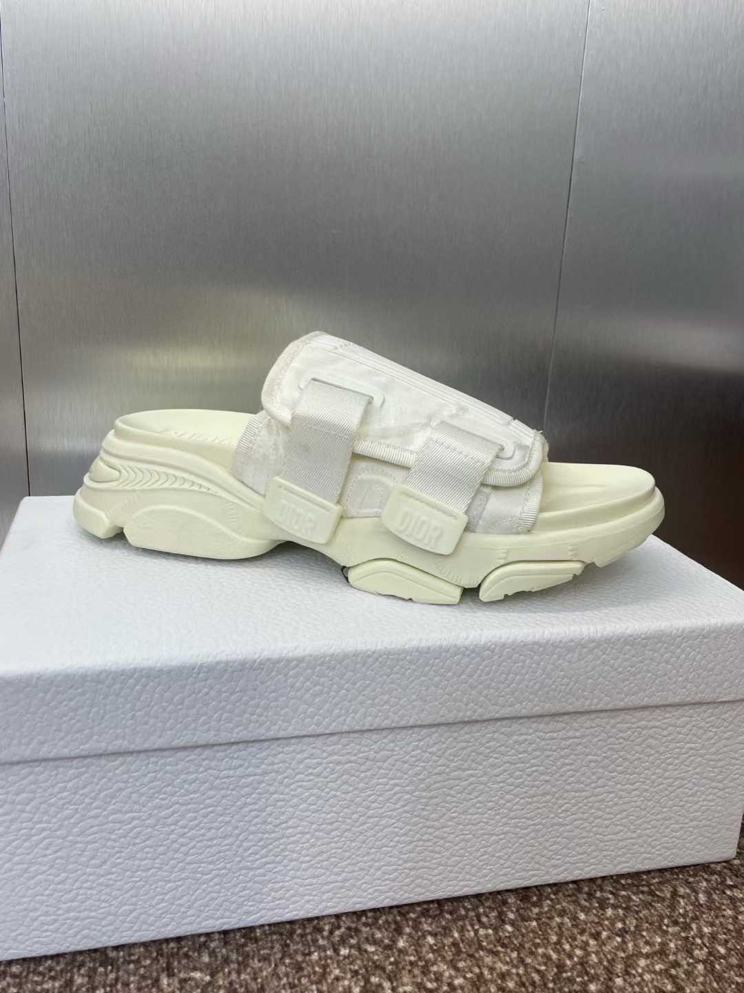 Stylish Dior Slipper_img_0