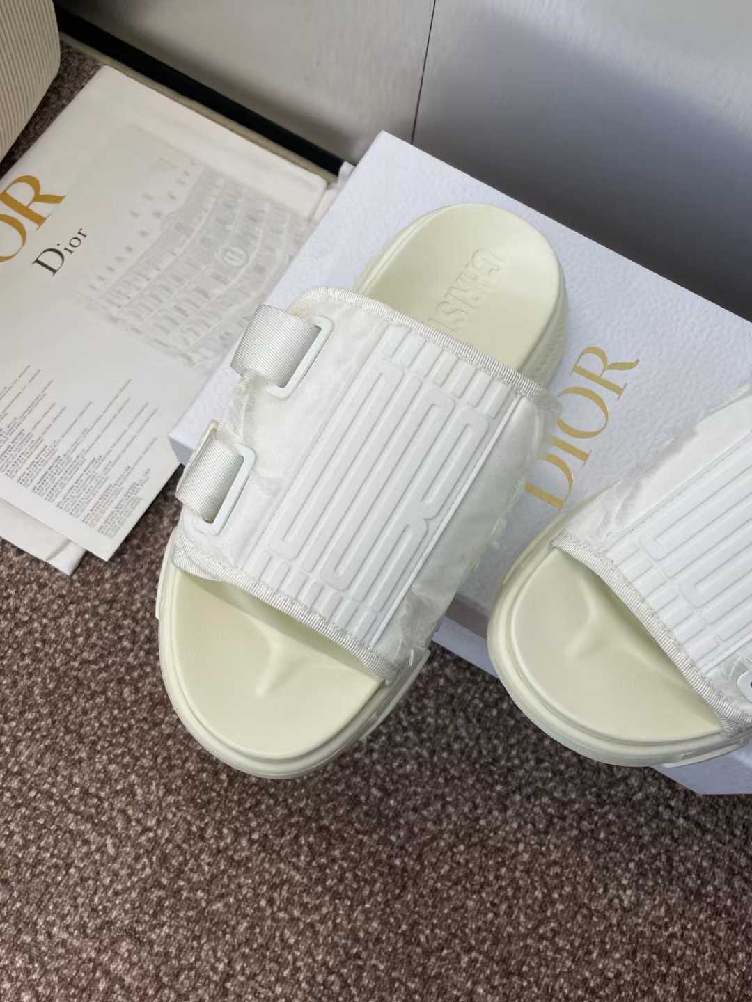 Stylish Dior Slipper_img_2