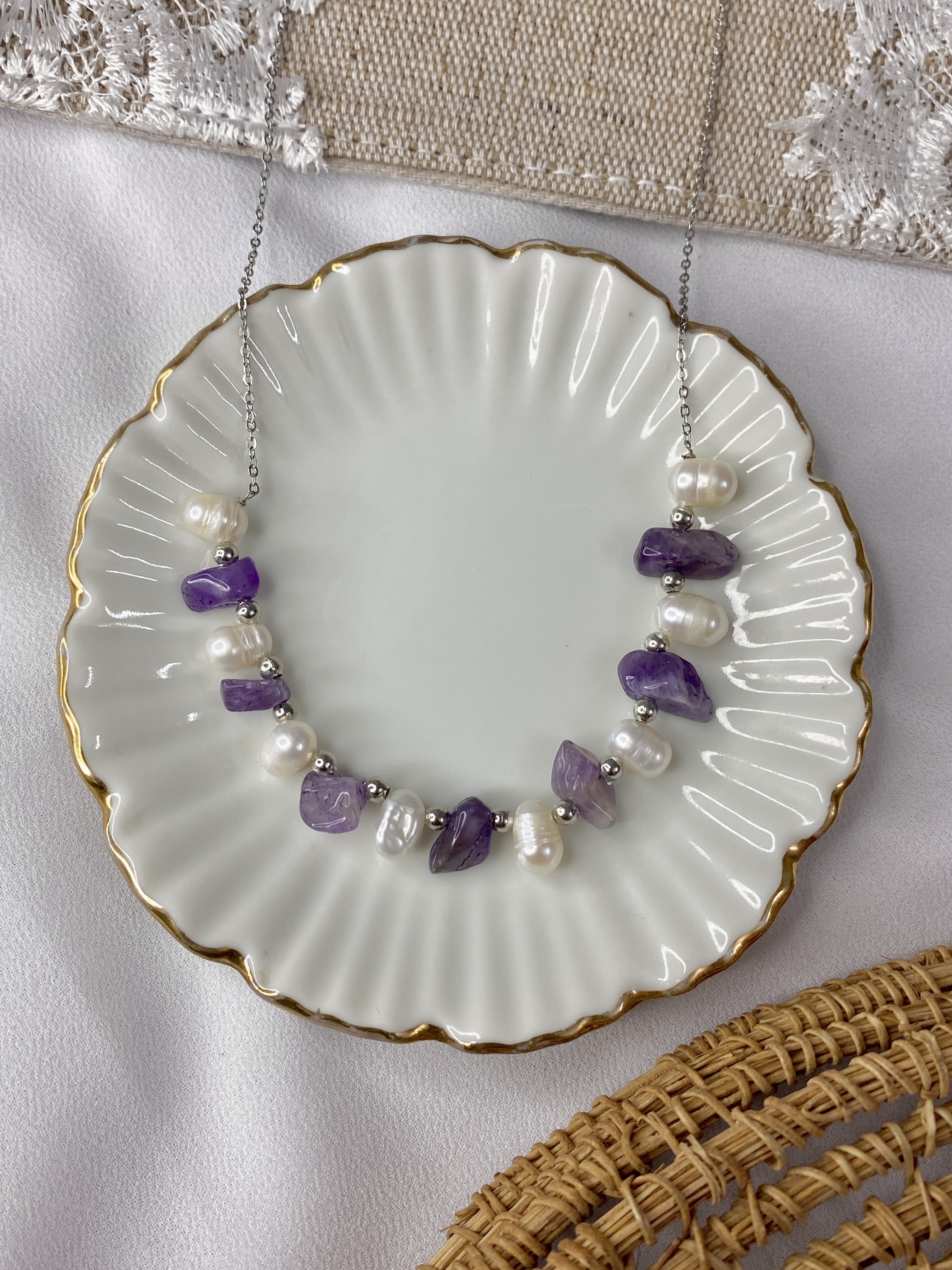 Amethyst with pearls necklace