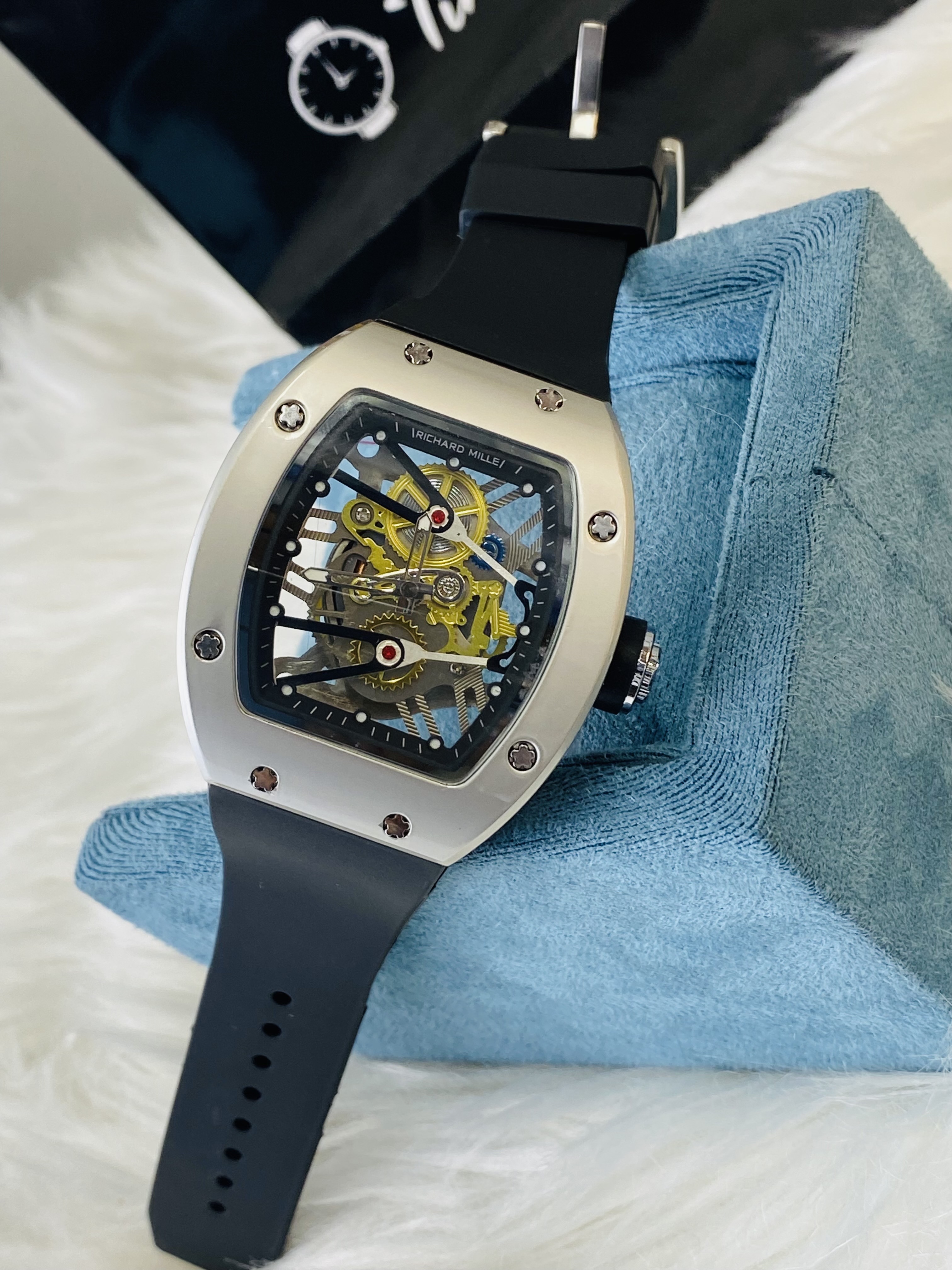 Rm 60 second transparent