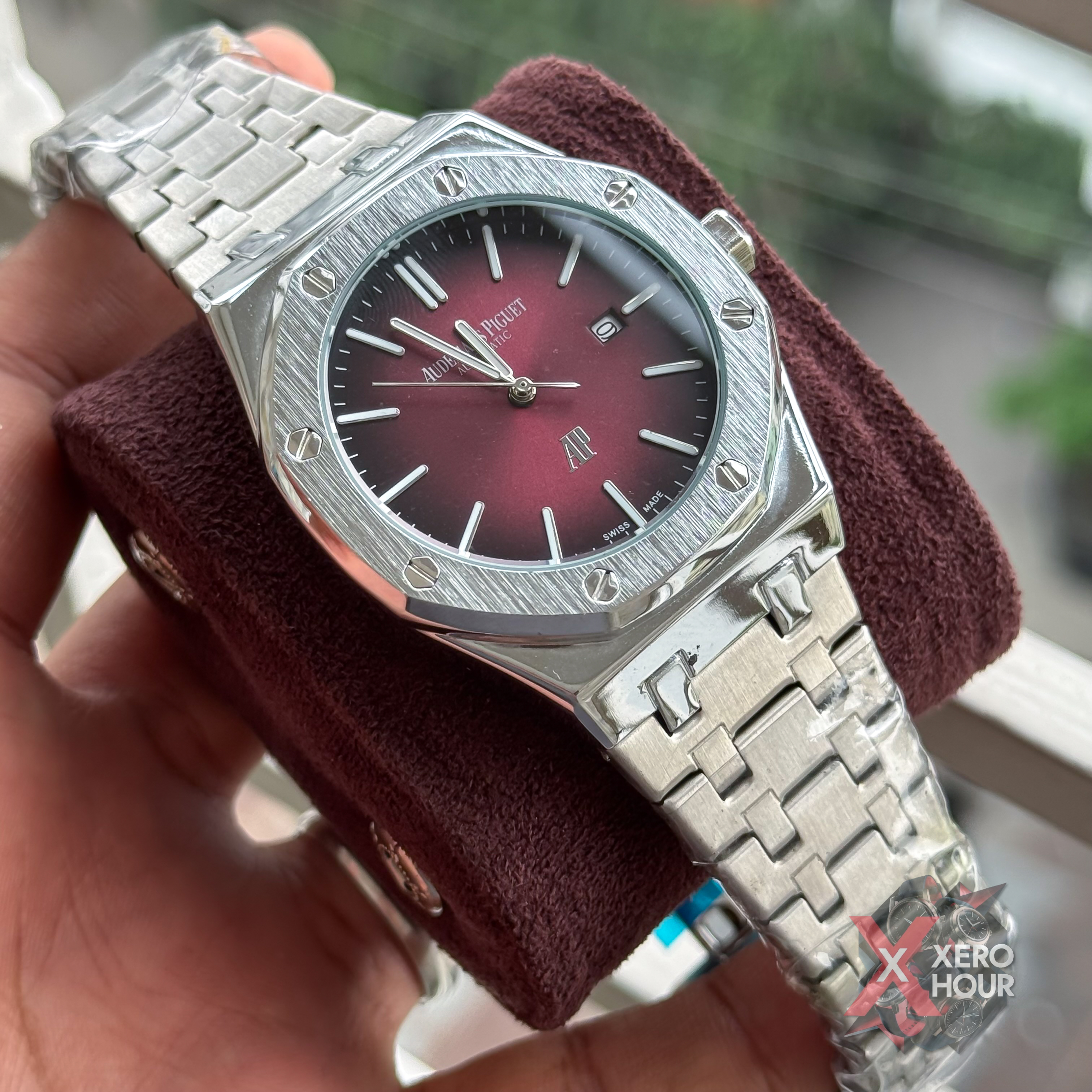 Audemars Piguet Royal Oak | Silver Shine Red Dial 2025