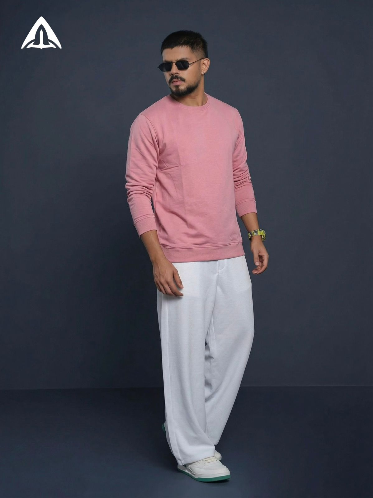 ACENTRIC'S Round-Neck Pullover Sweatshirt