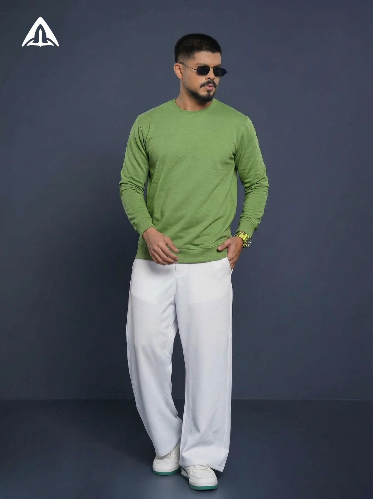 ACENTRIC'S Round-Neck Pullover Sweatshirt