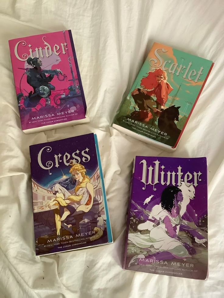 The Lunar Chronicles Series (4 Books) by Marissa Meyer_img_0